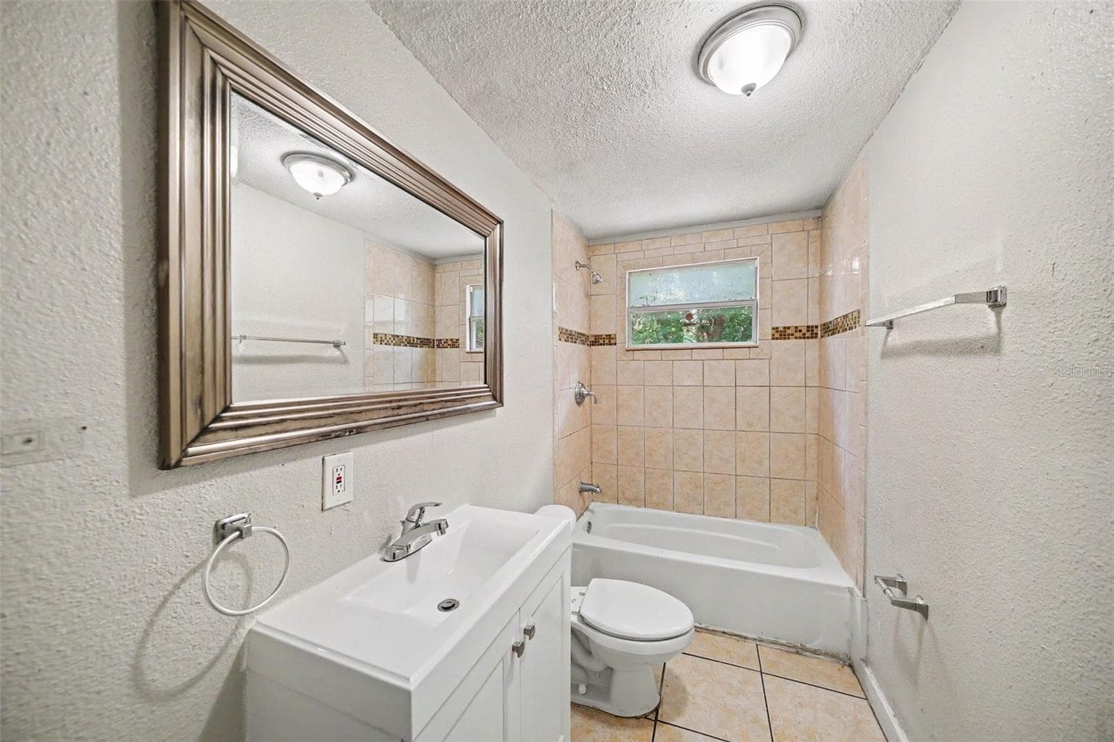 Single Family Residence at 920 E DR MARTIN LUTHER KING JR BLVD, TAMPA, photo 22 of 27