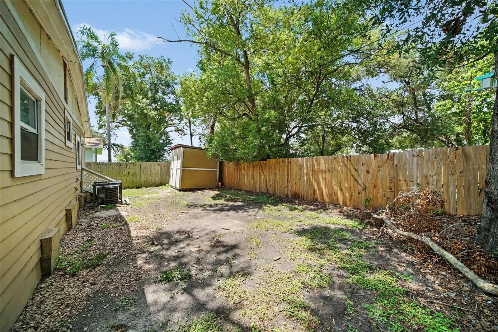 Single Family Residence at 920 E DR MARTIN LUTHER KING JR BLVD, TAMPA, photo 24 of 27
