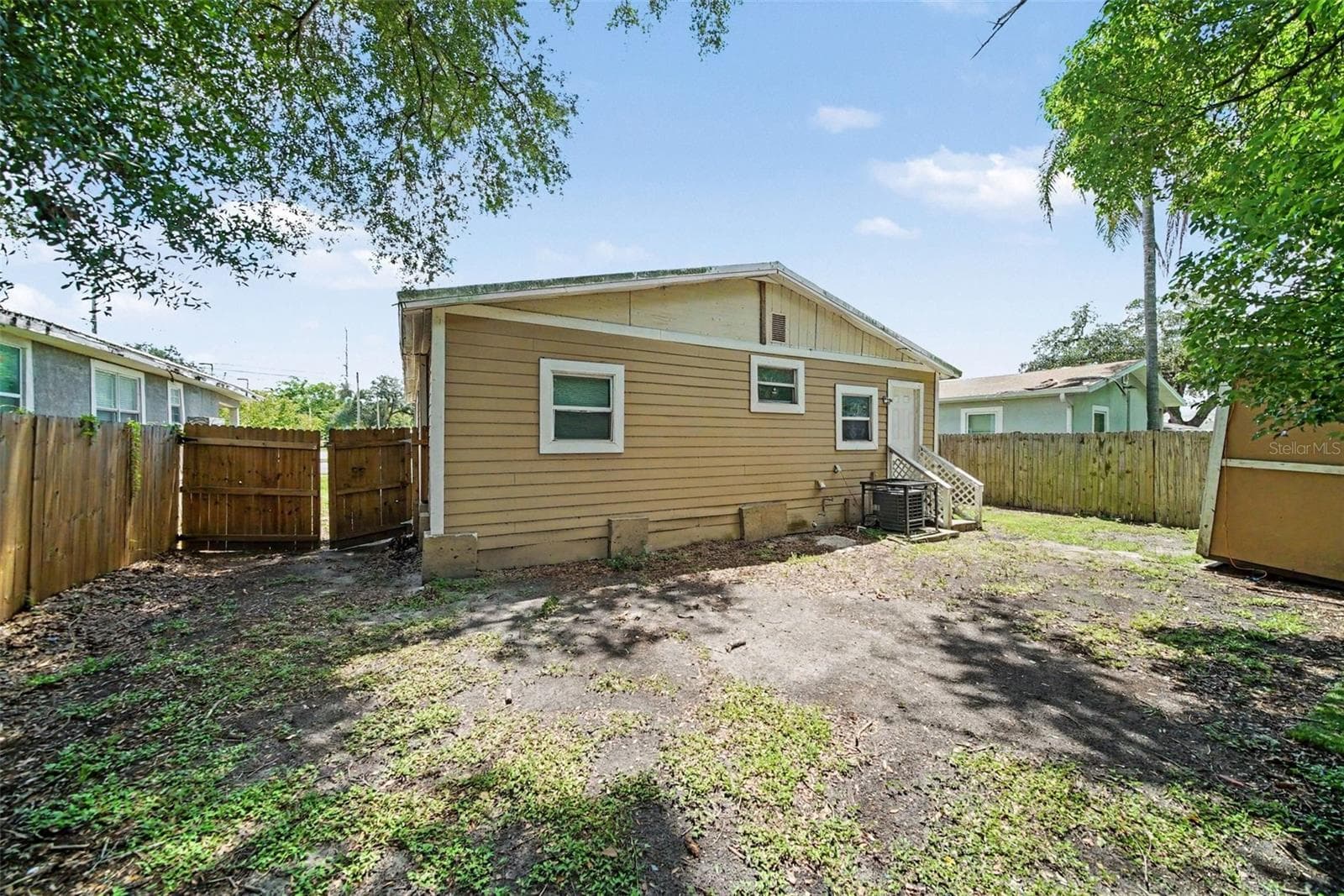 Single Family Residence at 920 E DR MARTIN LUTHER KING JR BLVD, TAMPA, photo 26 of 27