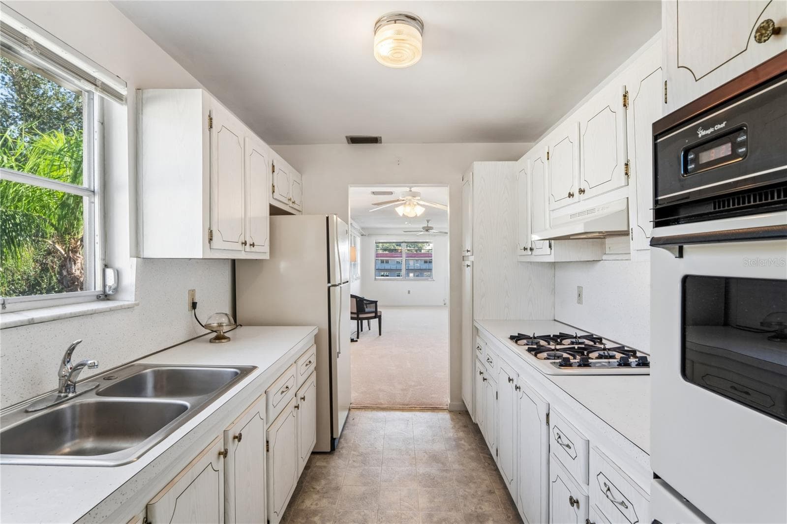 Condominium at 5530 N 80TH ST #C308, ST PETERSBURG, photo 11 of 45