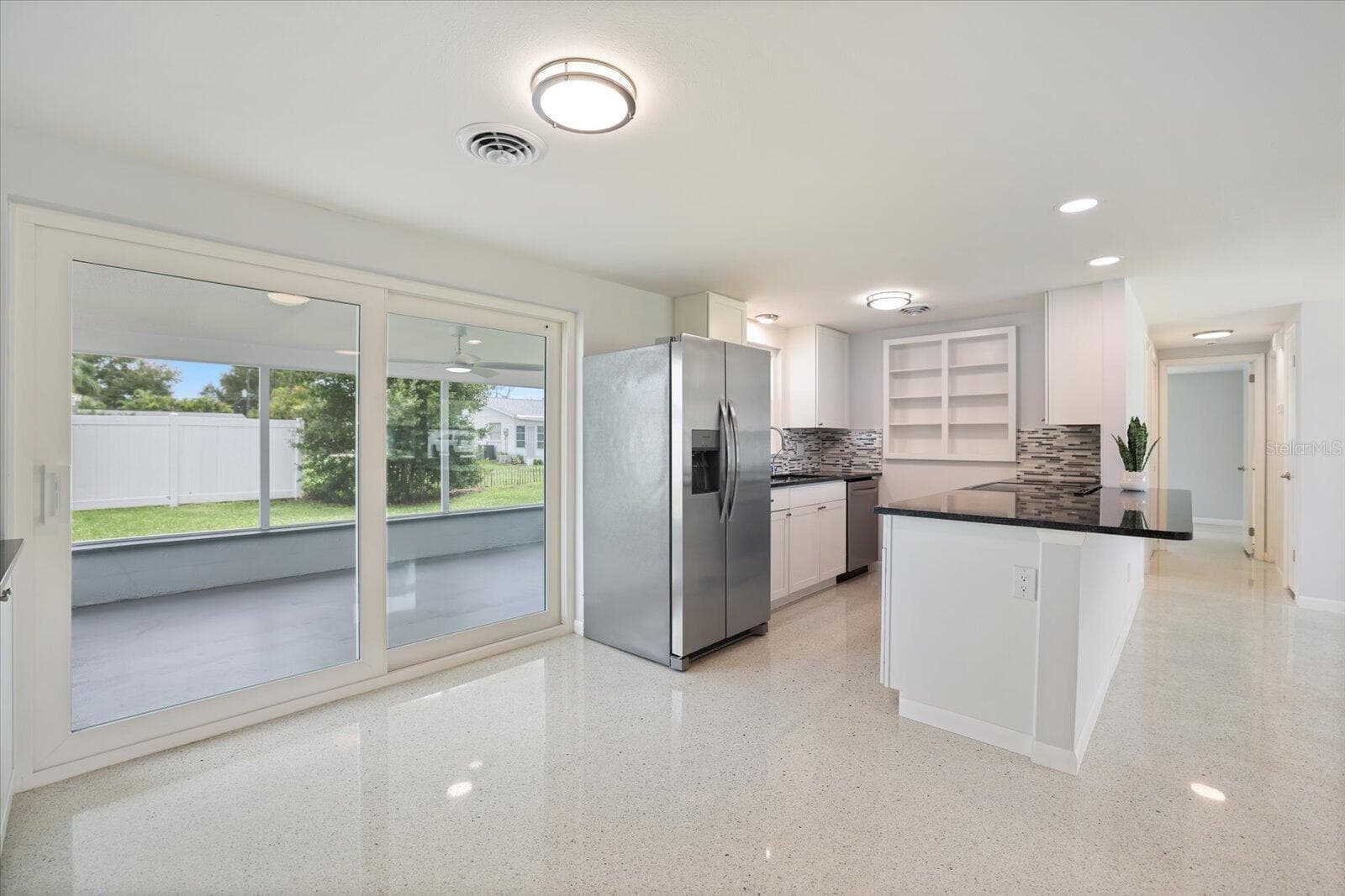 Single Family Residence at 3485 ROSLYN RD, VENICE, photo 5 of 37