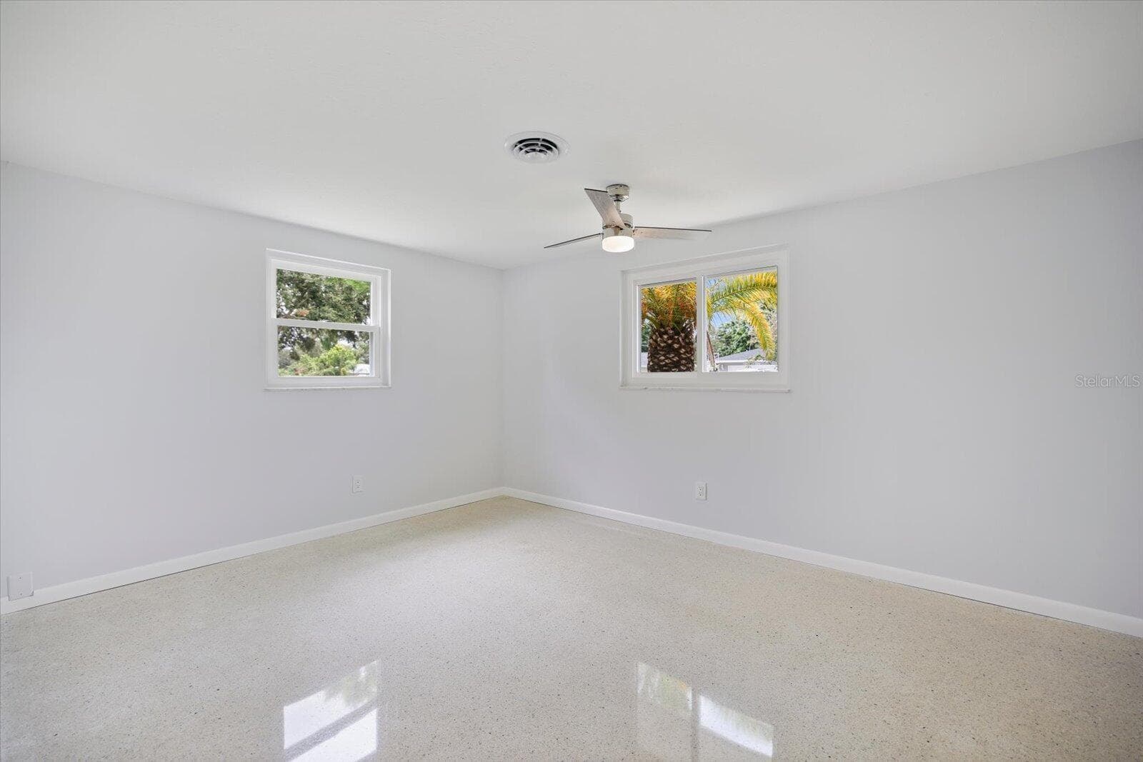 Single Family Residence at 3485 ROSLYN RD, VENICE, photo 14 of 37
