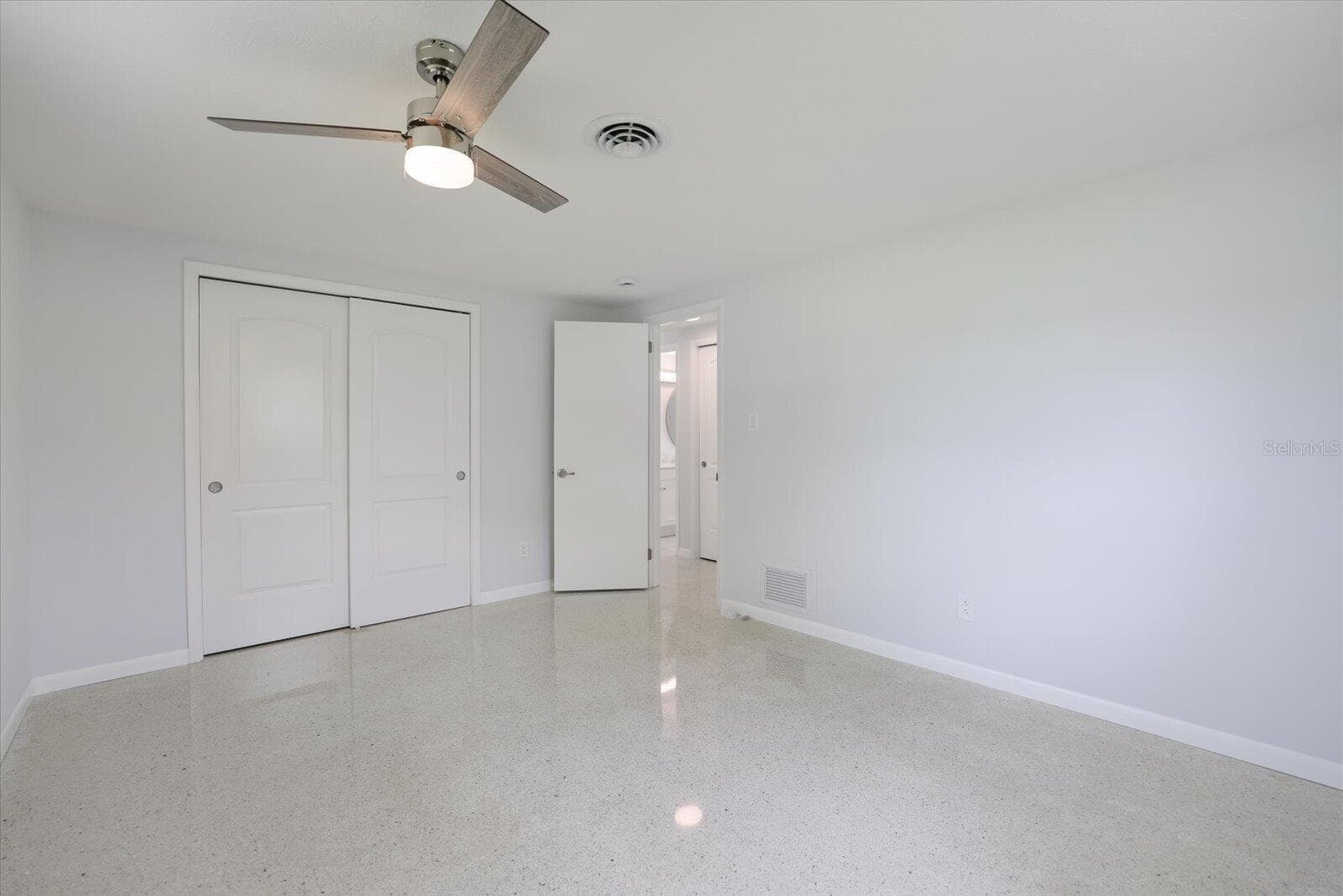 Single Family Residence at 3485 ROSLYN RD, VENICE, photo 15 of 37