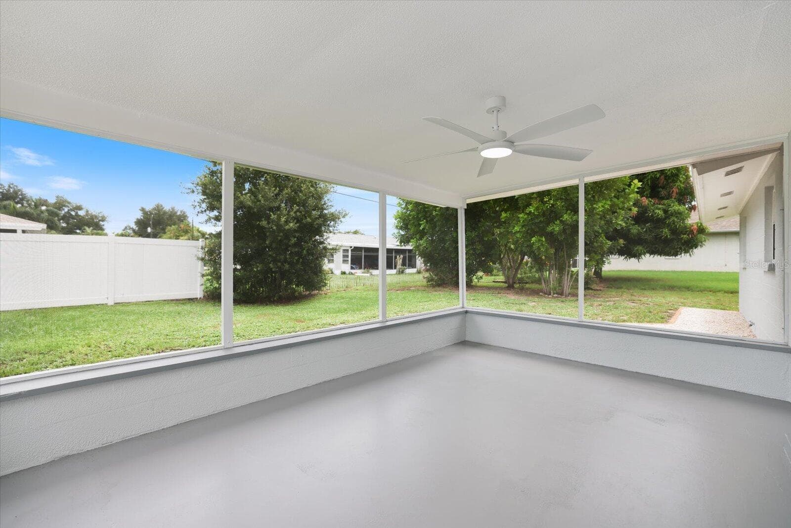 Single Family Residence at 3485 ROSLYN RD, VENICE, photo 18 of 37