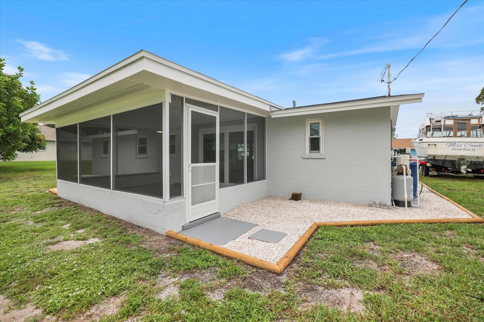 Single Family Residence at 3485 ROSLYN RD, VENICE, photo 22 of 37