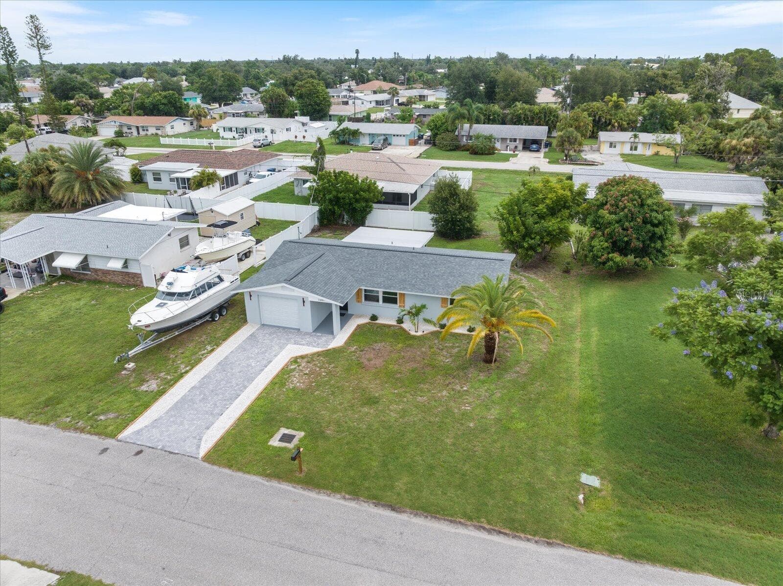Single Family Residence at 3485 ROSLYN RD, VENICE, photo 33 of 37