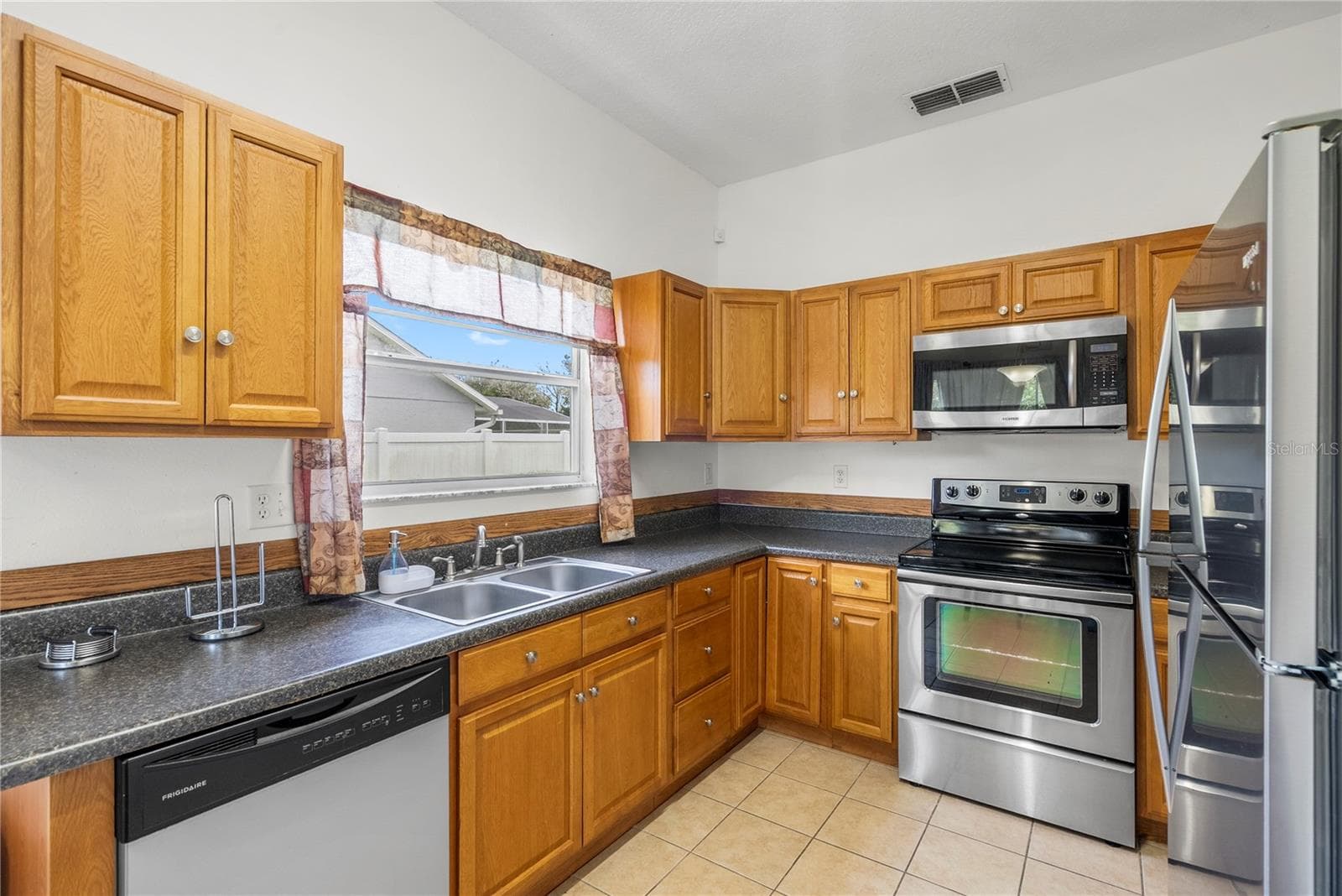 Single Family Residence at 2233 ARDON AVE, ORLANDO, photo 19 of 55