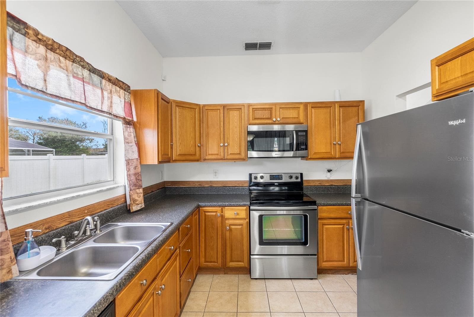 Single Family Residence at 2233 ARDON AVE, ORLANDO, photo 21 of 55
