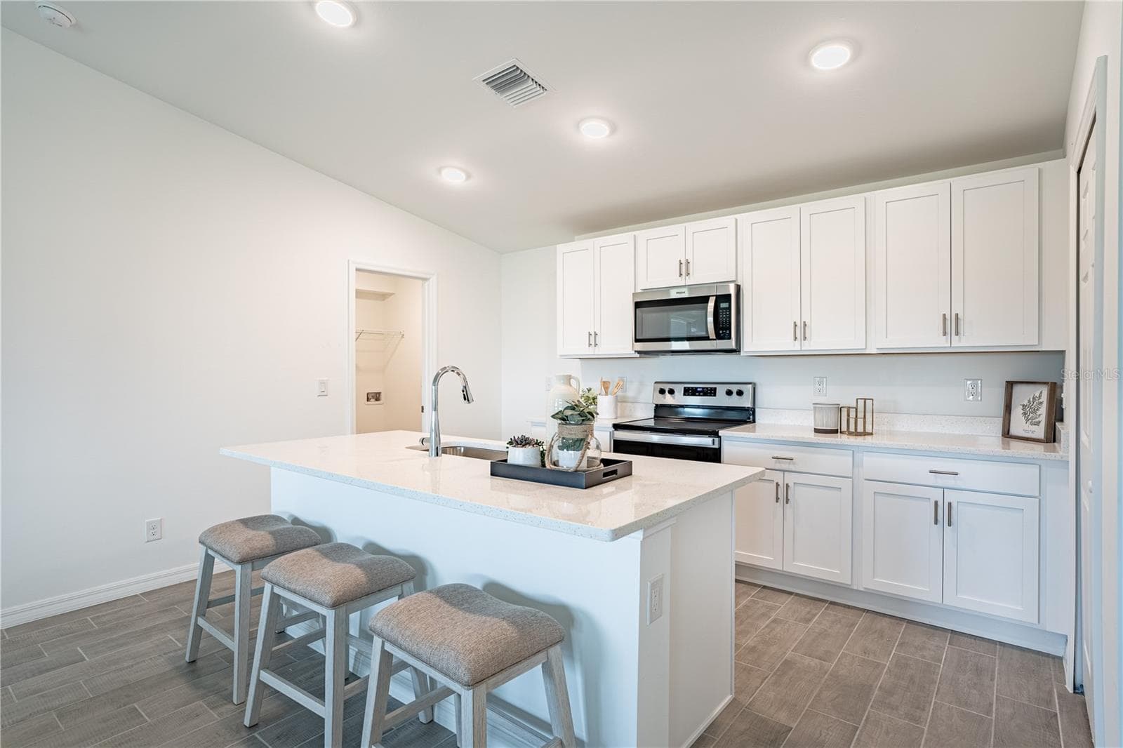 Single Family Residence at 21035 NOWELL AVE, PORT CHARLOTTE, photo 2 of 9