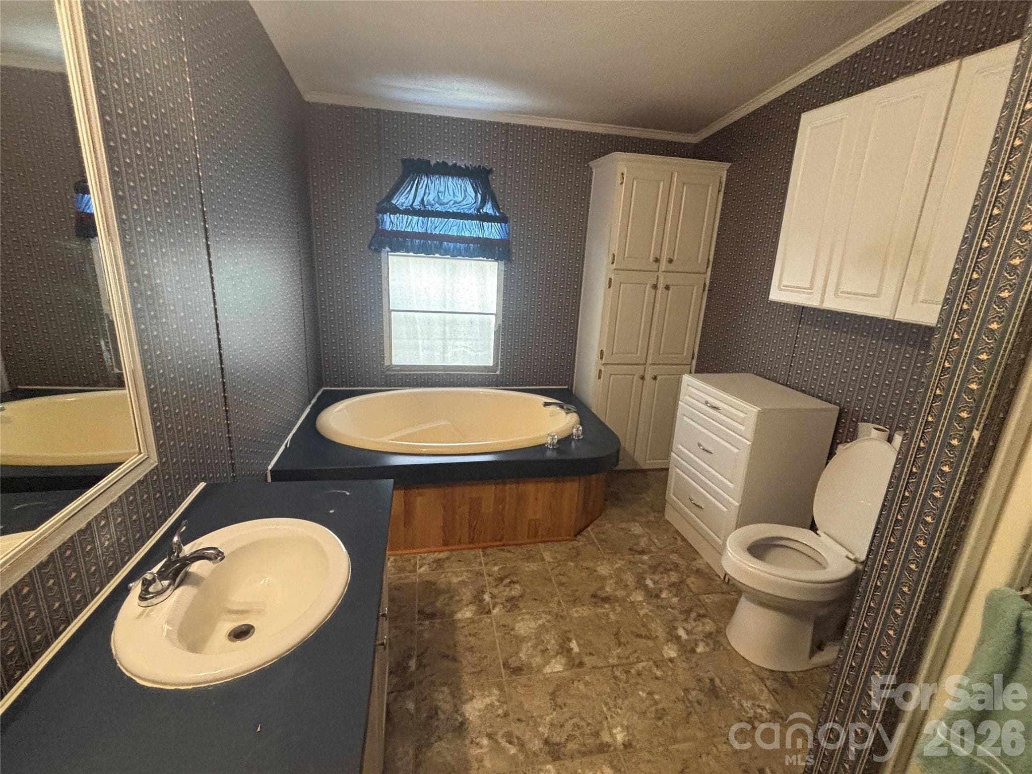primary, private bath - 3557 Gladden Drive, Lincolnton