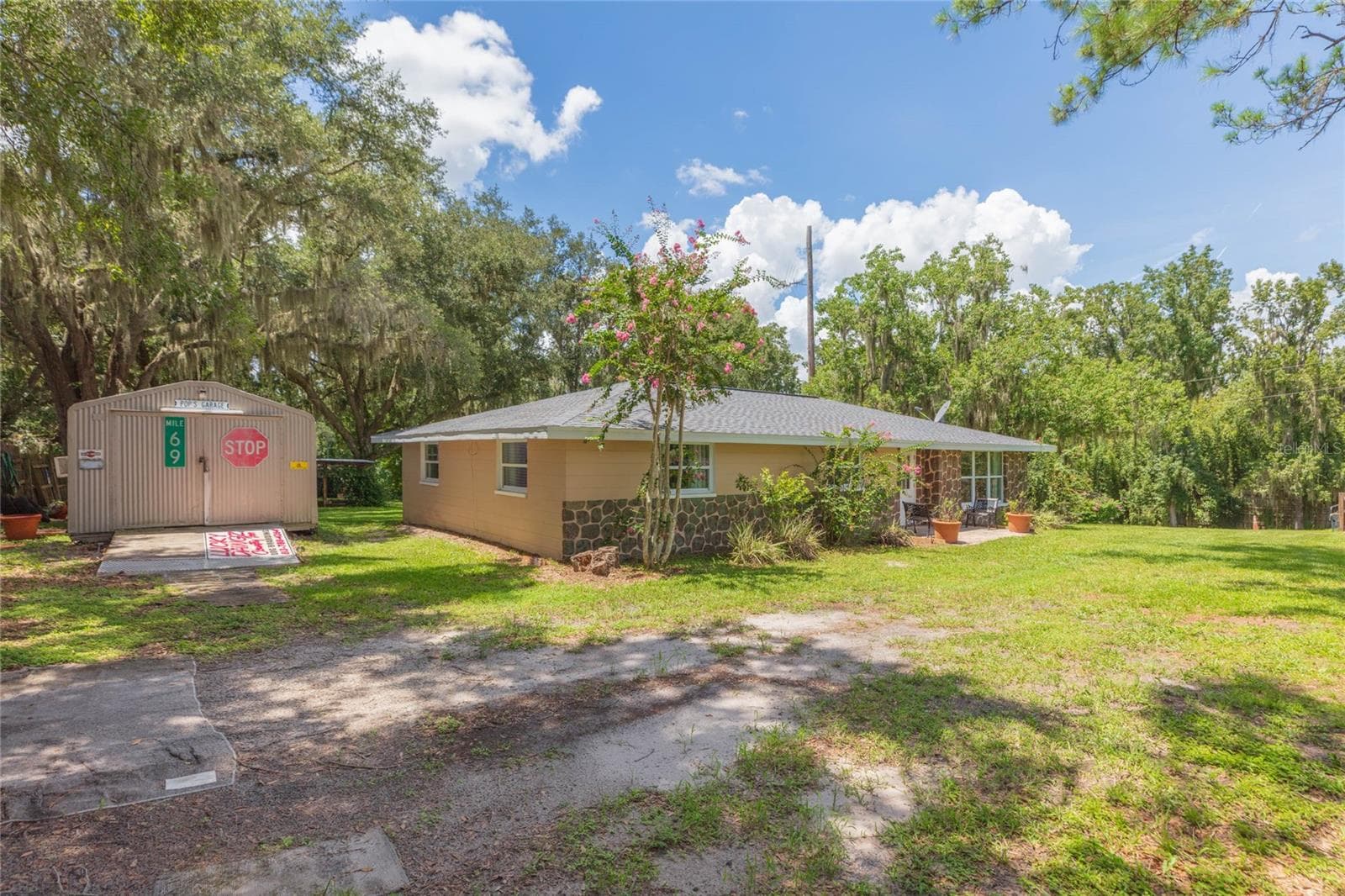 Single Family Residence at 8719 HANDCART RD, WESLEY CHAPEL, photo 2 of 63
