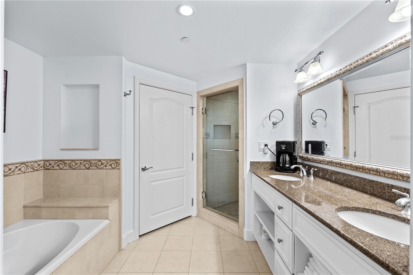 Condo - Hotel at 7593 GATHERING DR #706, KISSIMMEE, photo 10 of 22