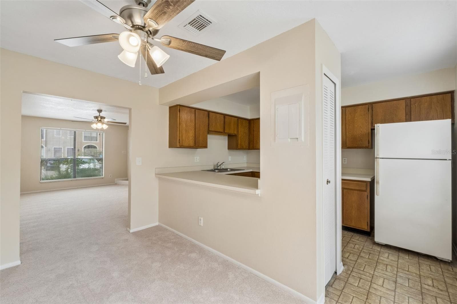 Townhouse at 1307 PARK VILLA PL, WINTER SPRINGS, photo 5 of 40