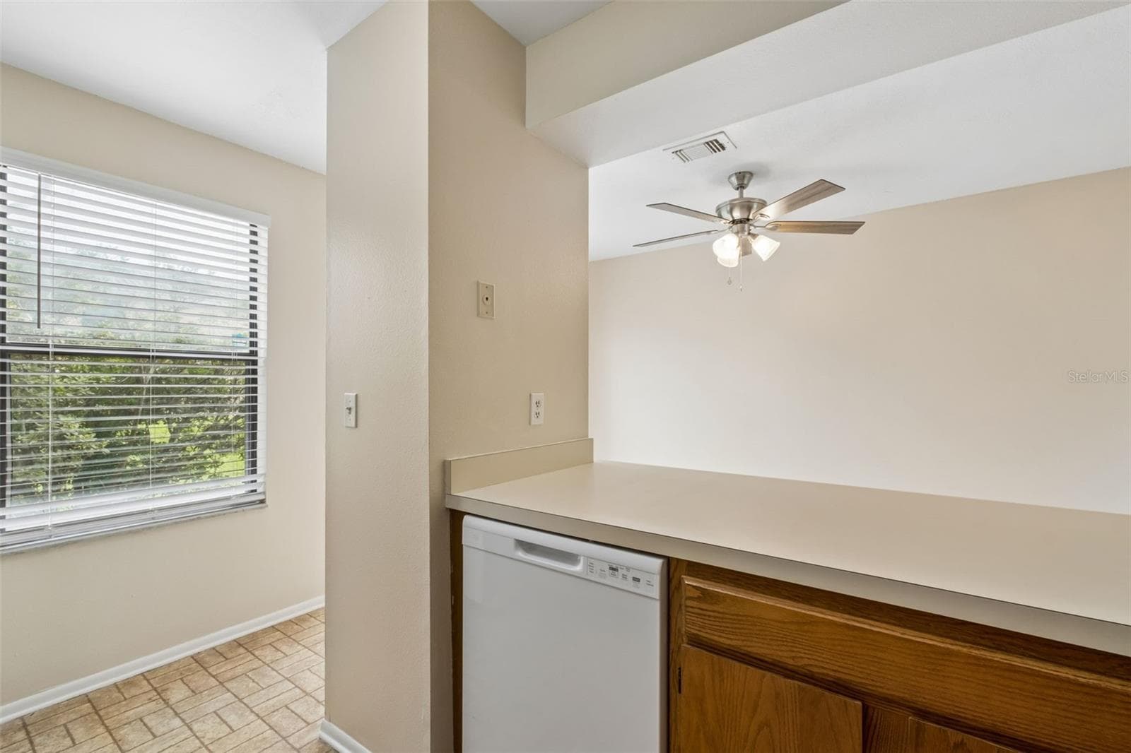 Townhouse at 1307 PARK VILLA PL, WINTER SPRINGS, photo 8 of 40