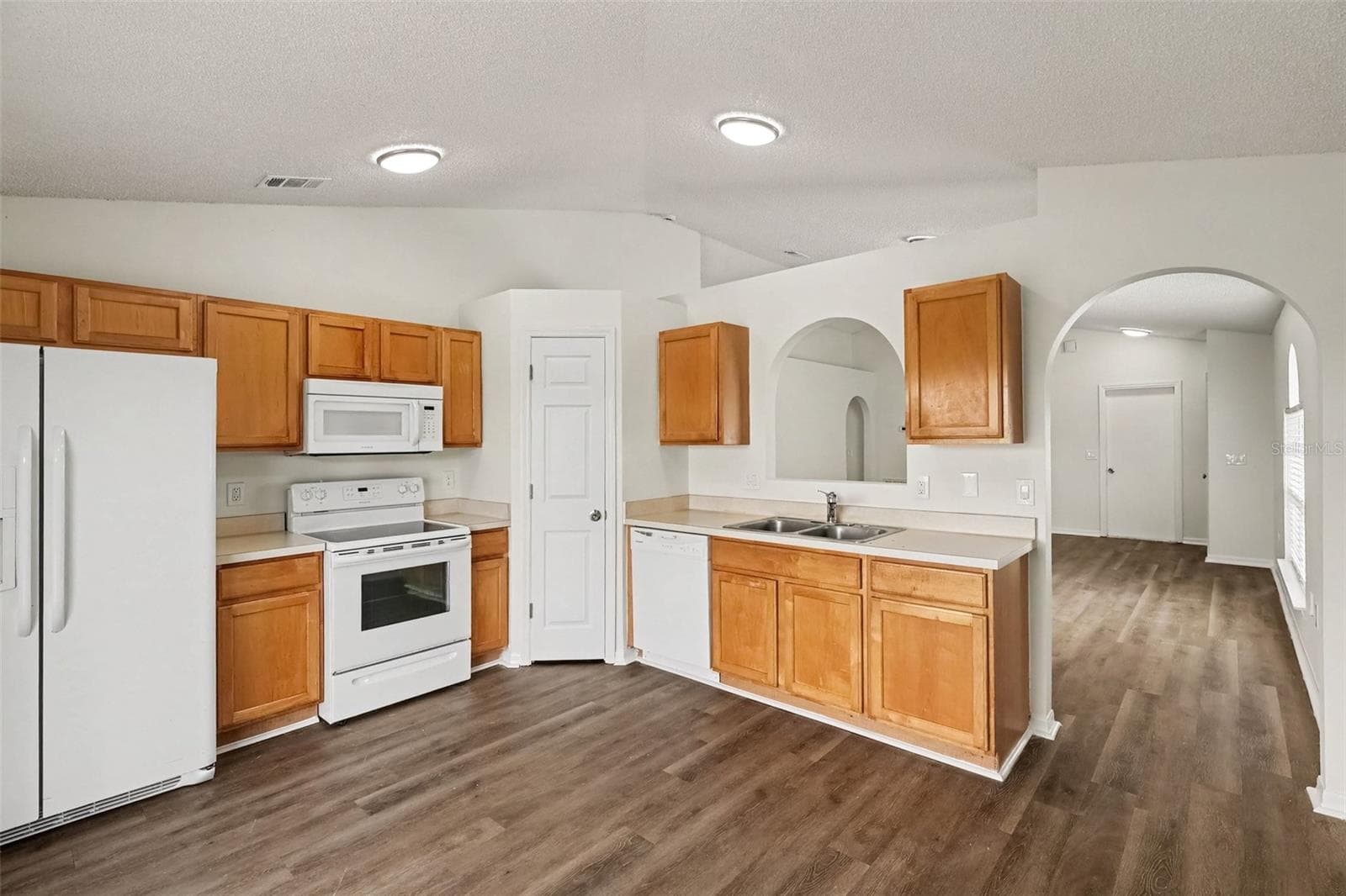 Single Family Residence at 2056 REDWOOD CIR NE, PALM BAY, photo 6 of 19
