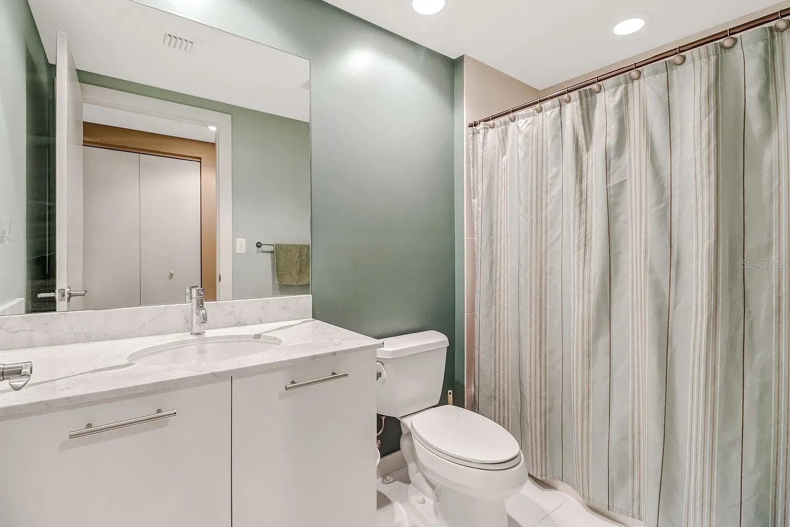 Condominium at 3000 OASIS GRAND BLVD #1002, FORT MYERS, photo 18 of 28