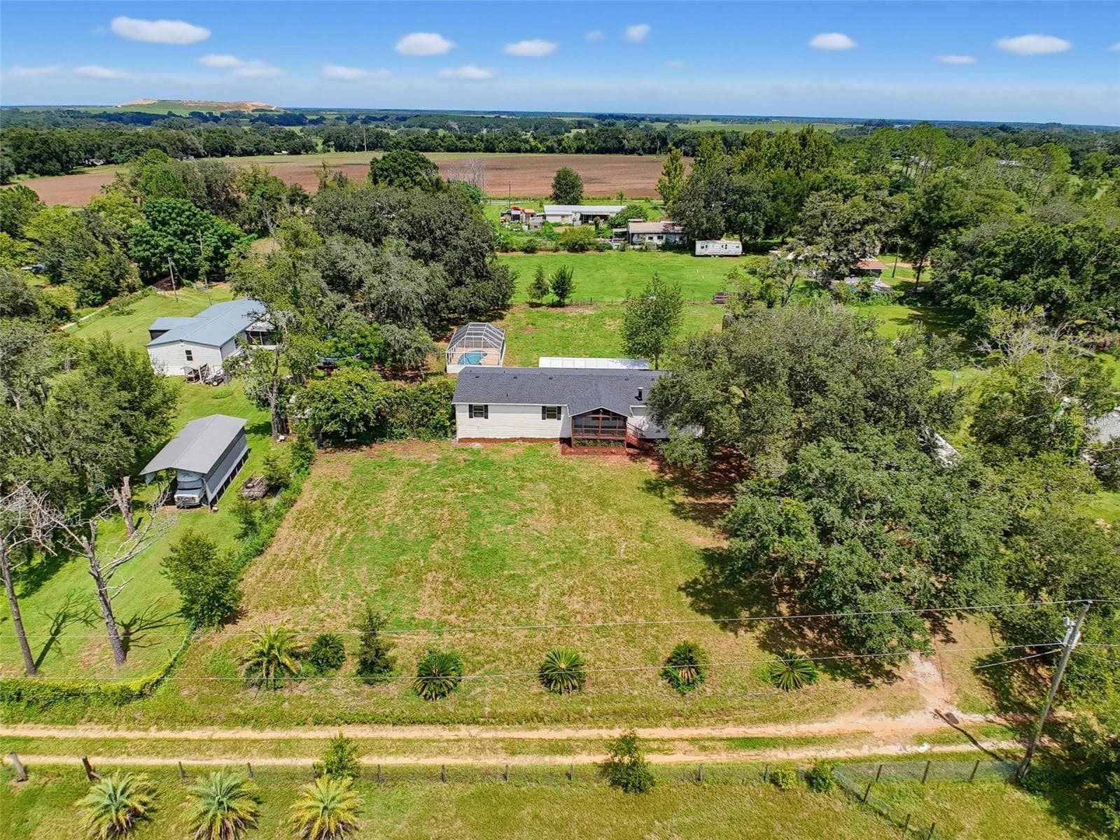 Manufactured Home at 11106 FERNWAY LN, DADE CITY, photo 2 of 43
