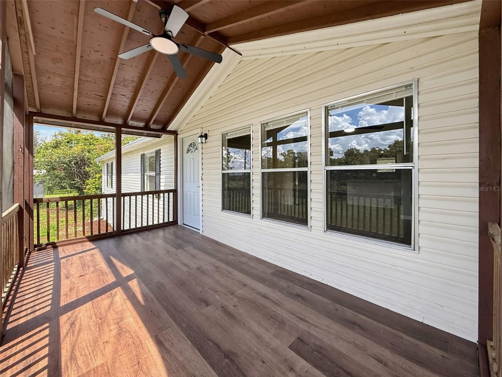 Manufactured Home at 11106 FERNWAY LN, DADE CITY, photo 3 of 43