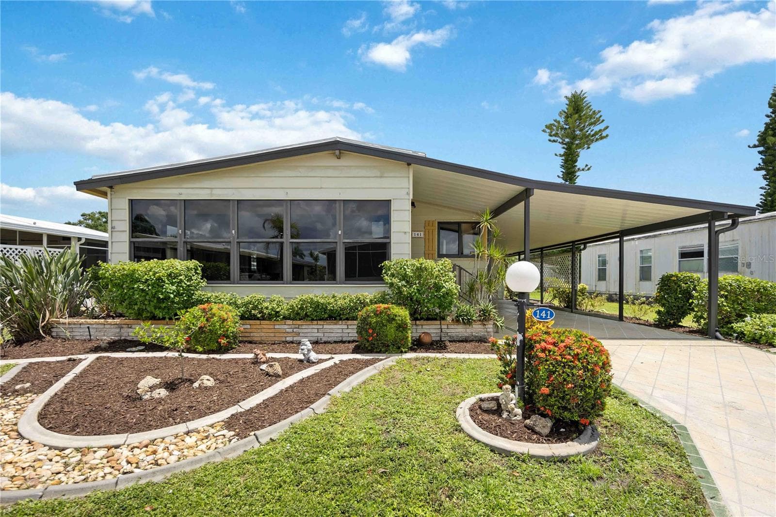 Manufactured Home at 141 RAROTONGA RD, NORTH PORT, photo 2 of 43