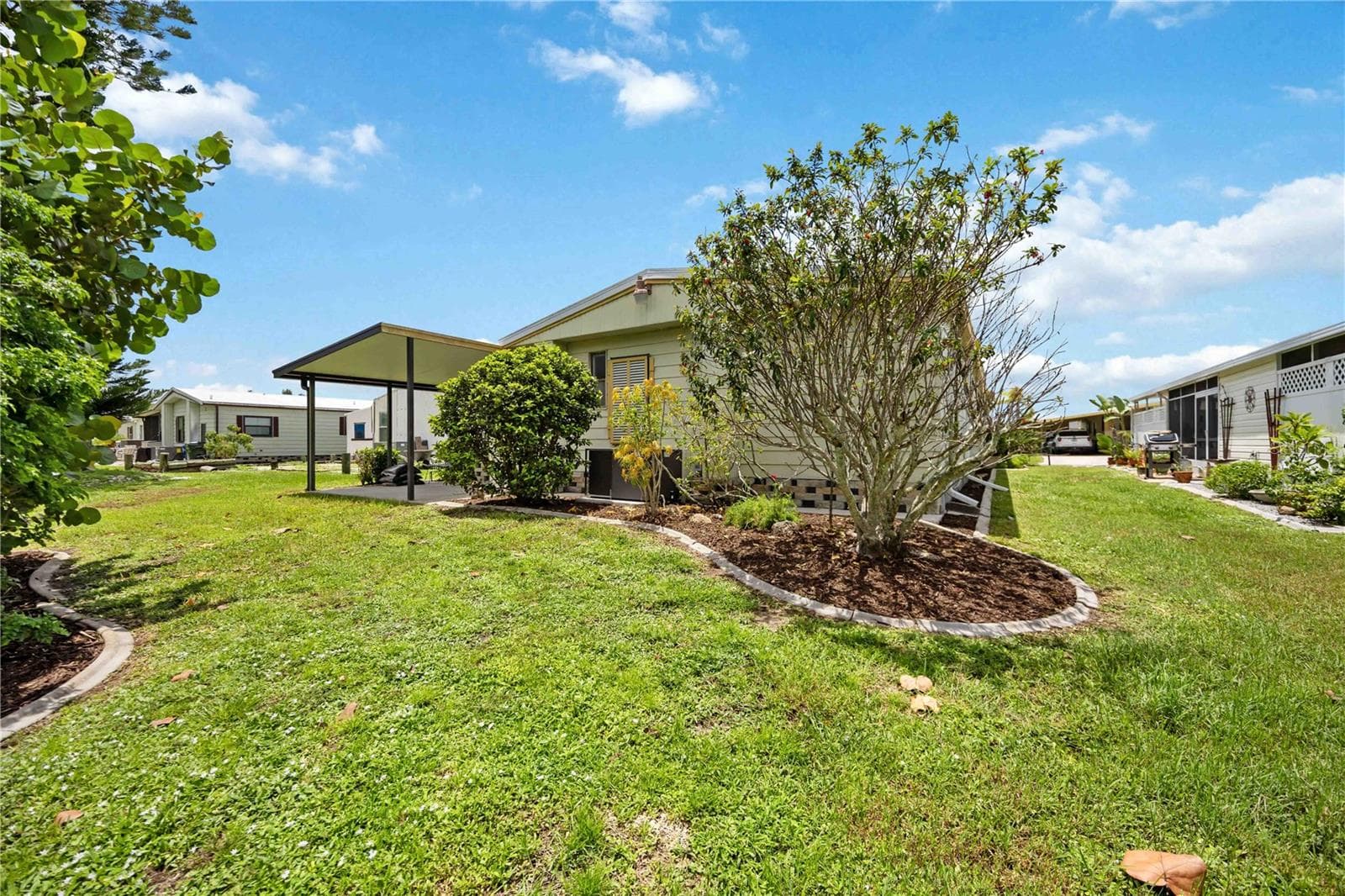 Manufactured Home at 141 RAROTONGA RD, NORTH PORT, photo 3 of 43