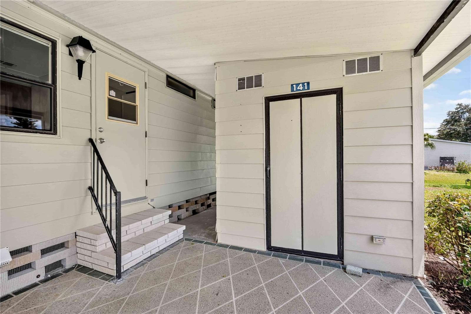 Manufactured Home at 141 RAROTONGA RD, NORTH PORT, photo 7 of 43