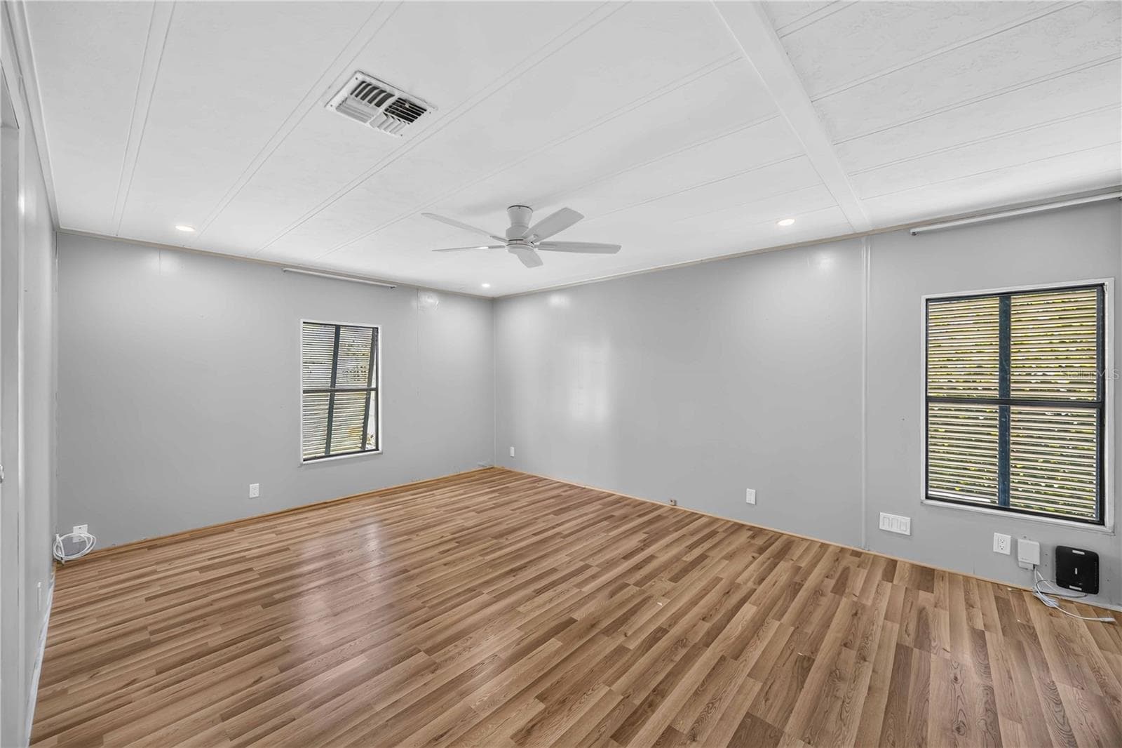 Manufactured Home at 141 RAROTONGA RD, NORTH PORT, photo 11 of 43