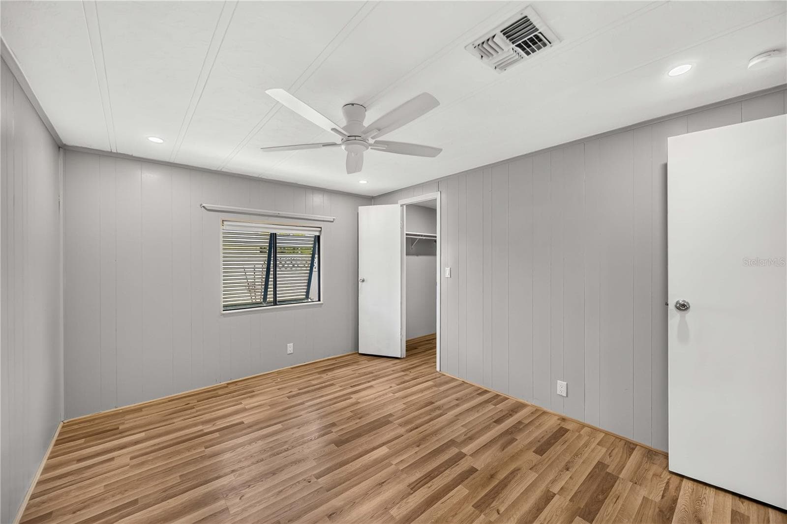 Manufactured Home at 141 RAROTONGA RD, NORTH PORT, photo 18 of 43
