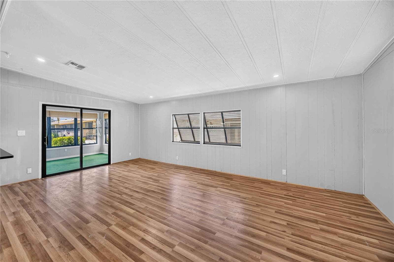 Manufactured Home at 141 RAROTONGA RD, NORTH PORT, photo 24 of 43