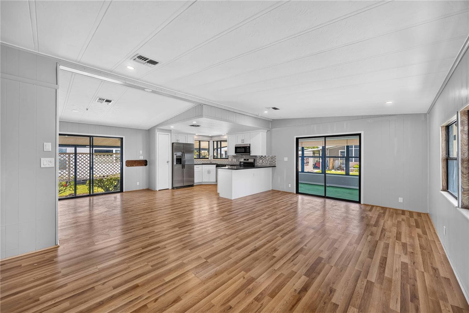 Manufactured Home at 141 RAROTONGA RD, NORTH PORT, photo 25 of 43