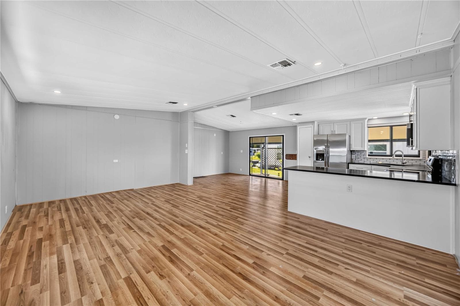 Manufactured Home at 141 RAROTONGA RD, NORTH PORT, photo 26 of 43
