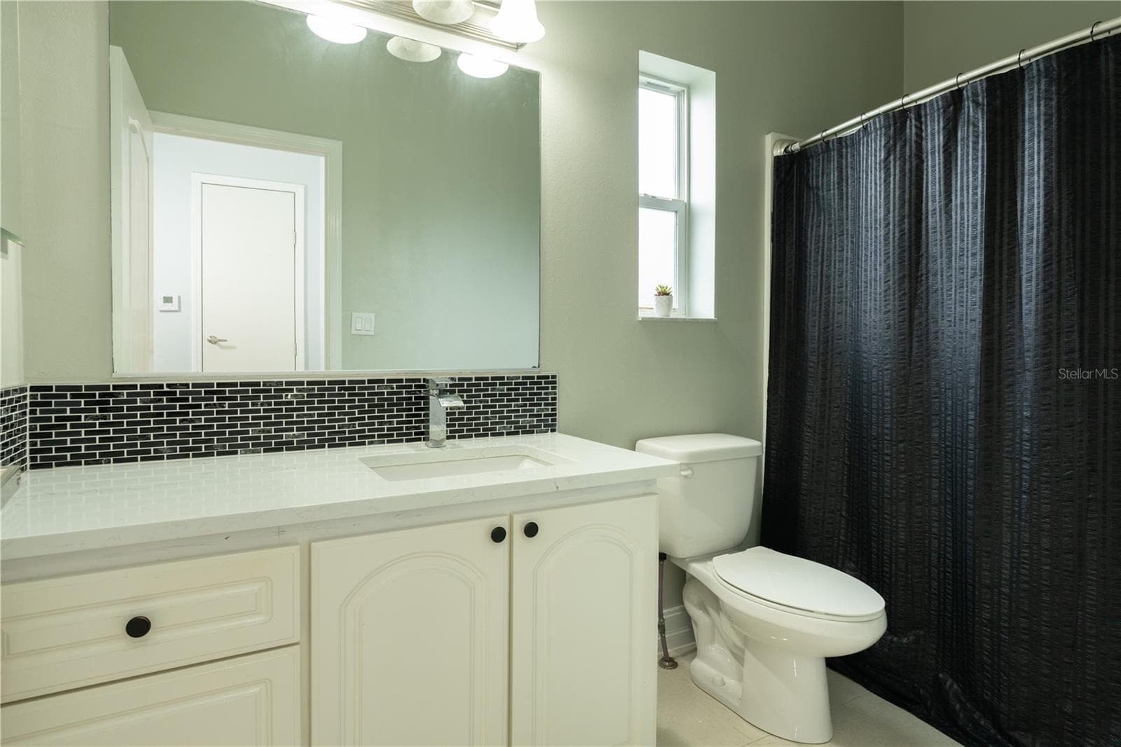 Upstairs bathroom - 8345 TRILLIUM RD, FORT MYERS