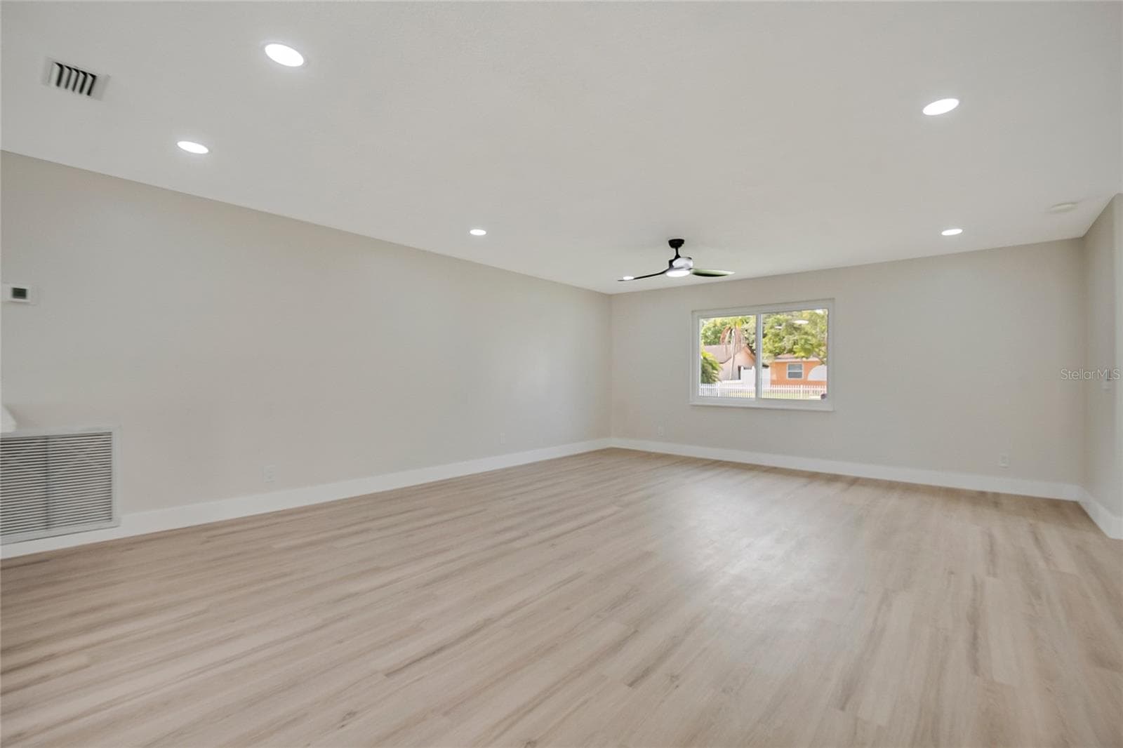 Single Family Residence at 8624 BAYLOR CIR, ORLANDO, photo 11 of 46