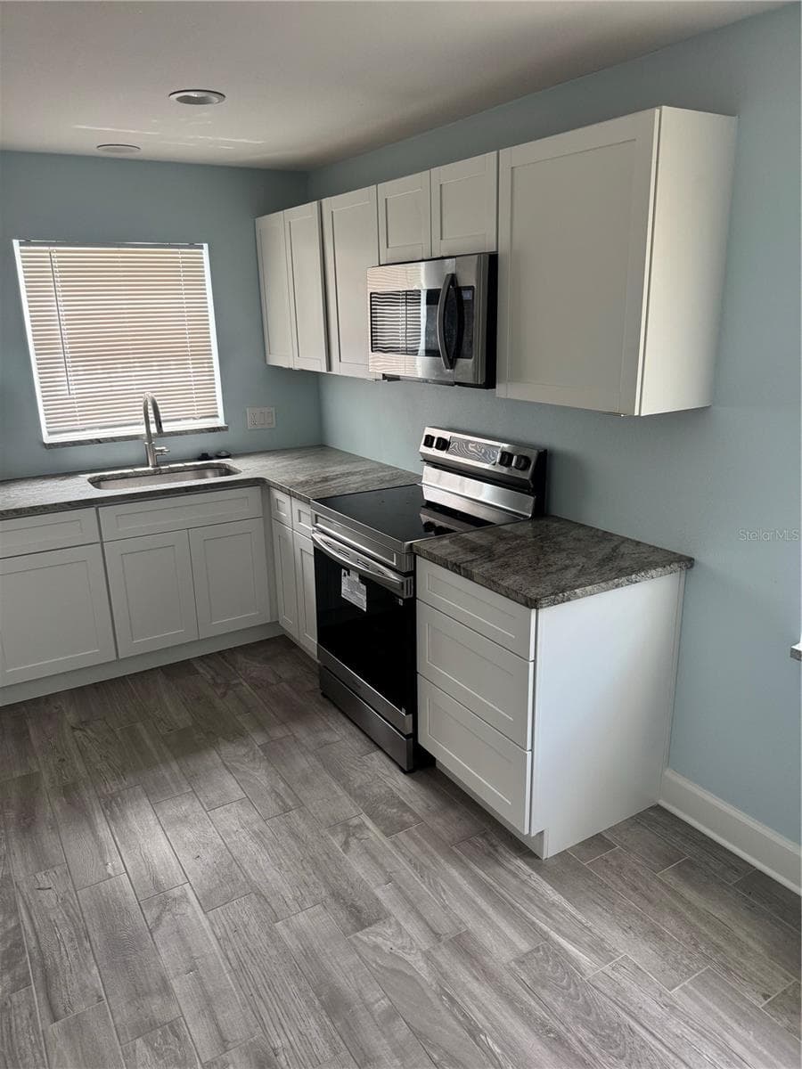 Condominium at 8542 10TH ST N #B, ST PETERSBURG, photo 9 of 21