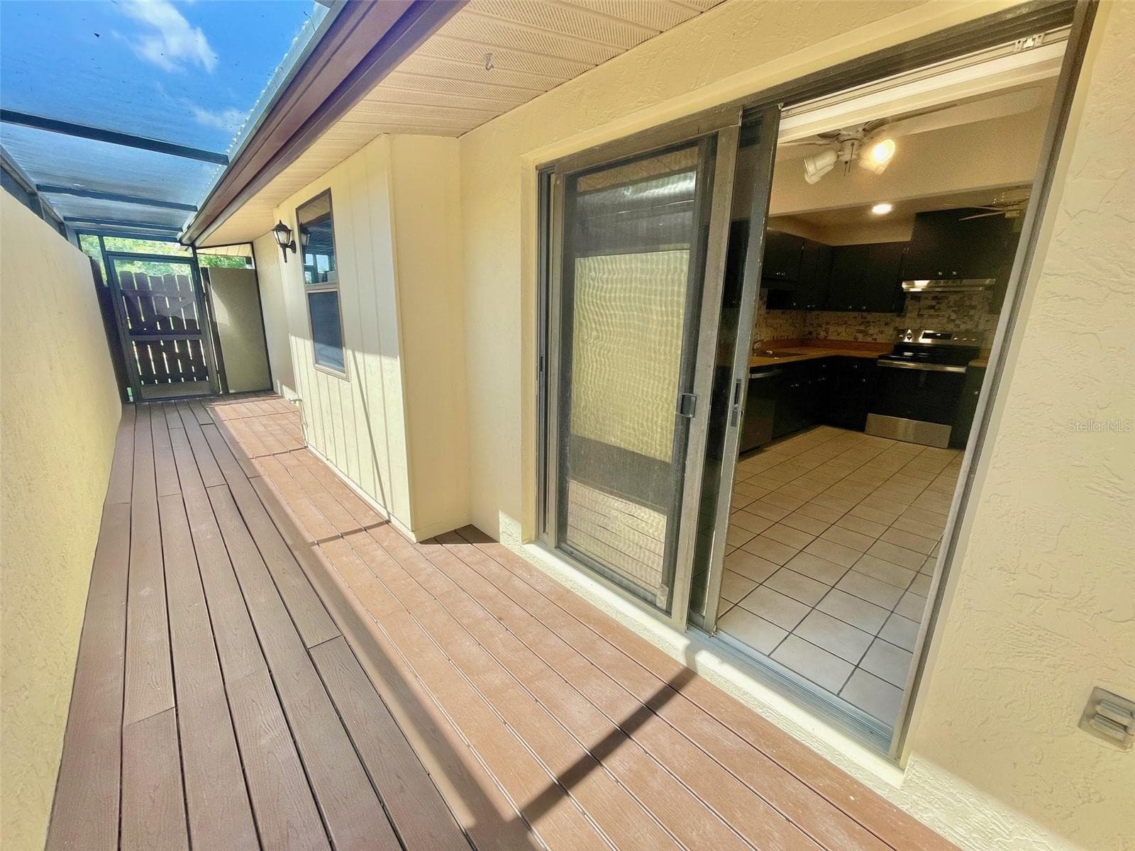 Newly Redone Decking in Courtyard - 137 DRIFTING SANDS DR, VENICE