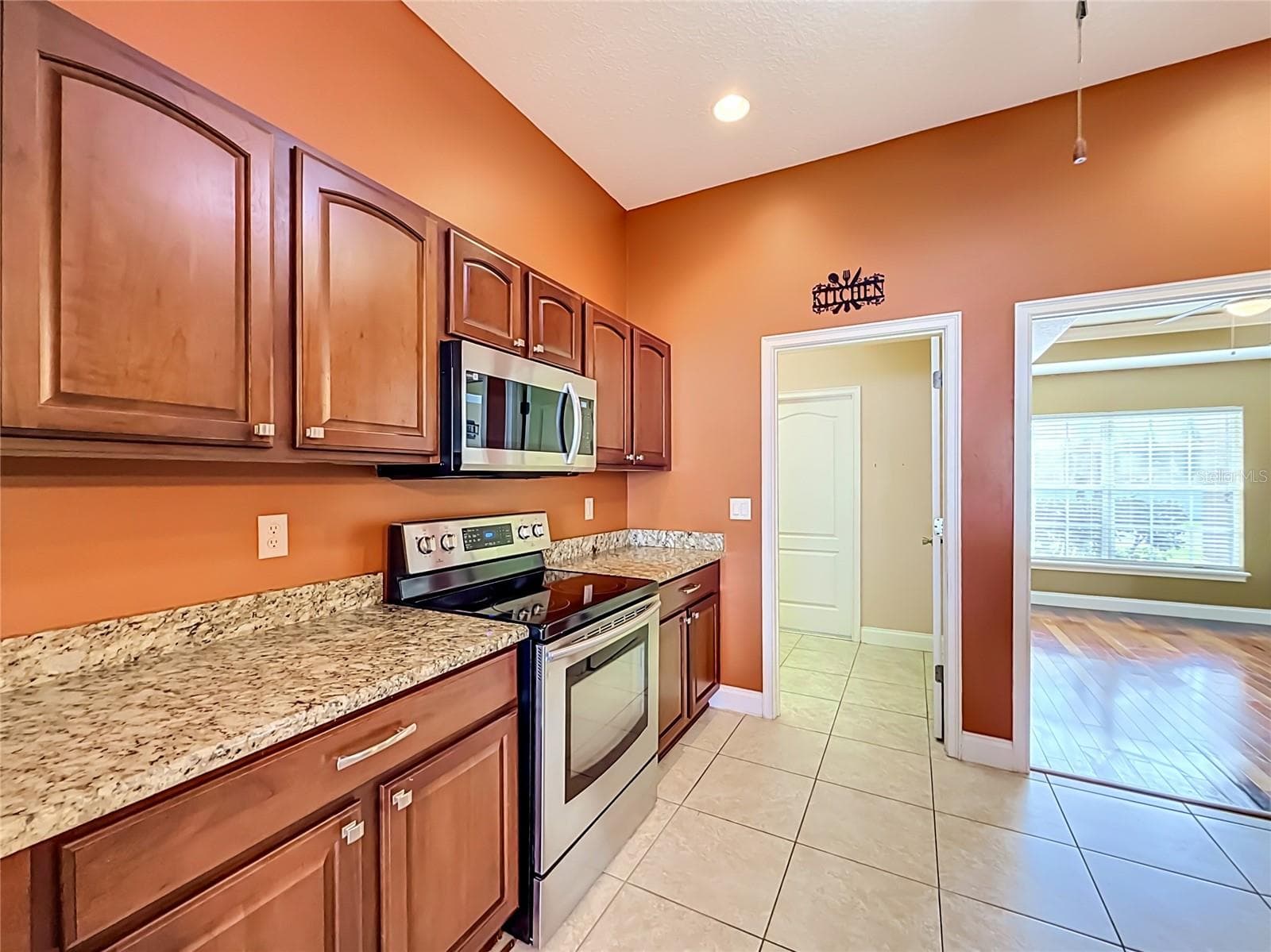 Single Family Residence at 301 ASHTON WOODS LN, LEESBURG, photo 12 of 52