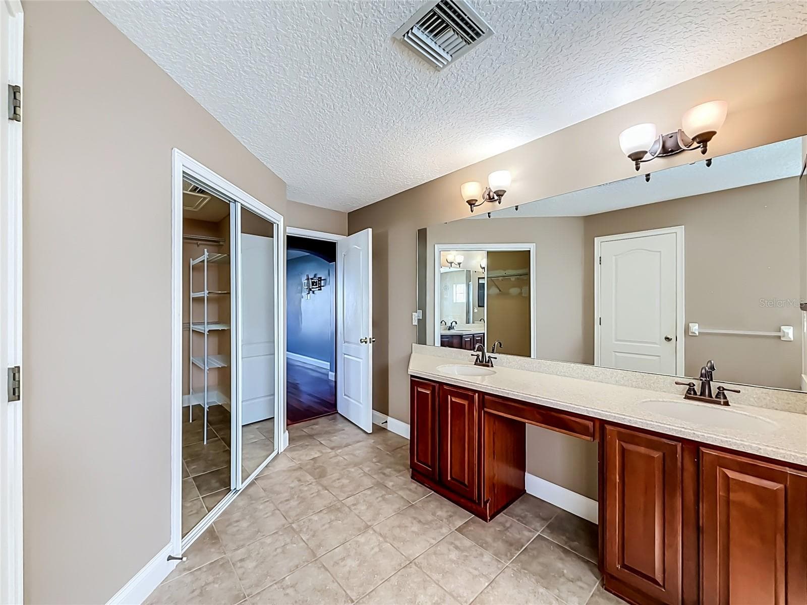 Single Family Residence at 301 ASHTON WOODS LN, LEESBURG, photo 28 of 52