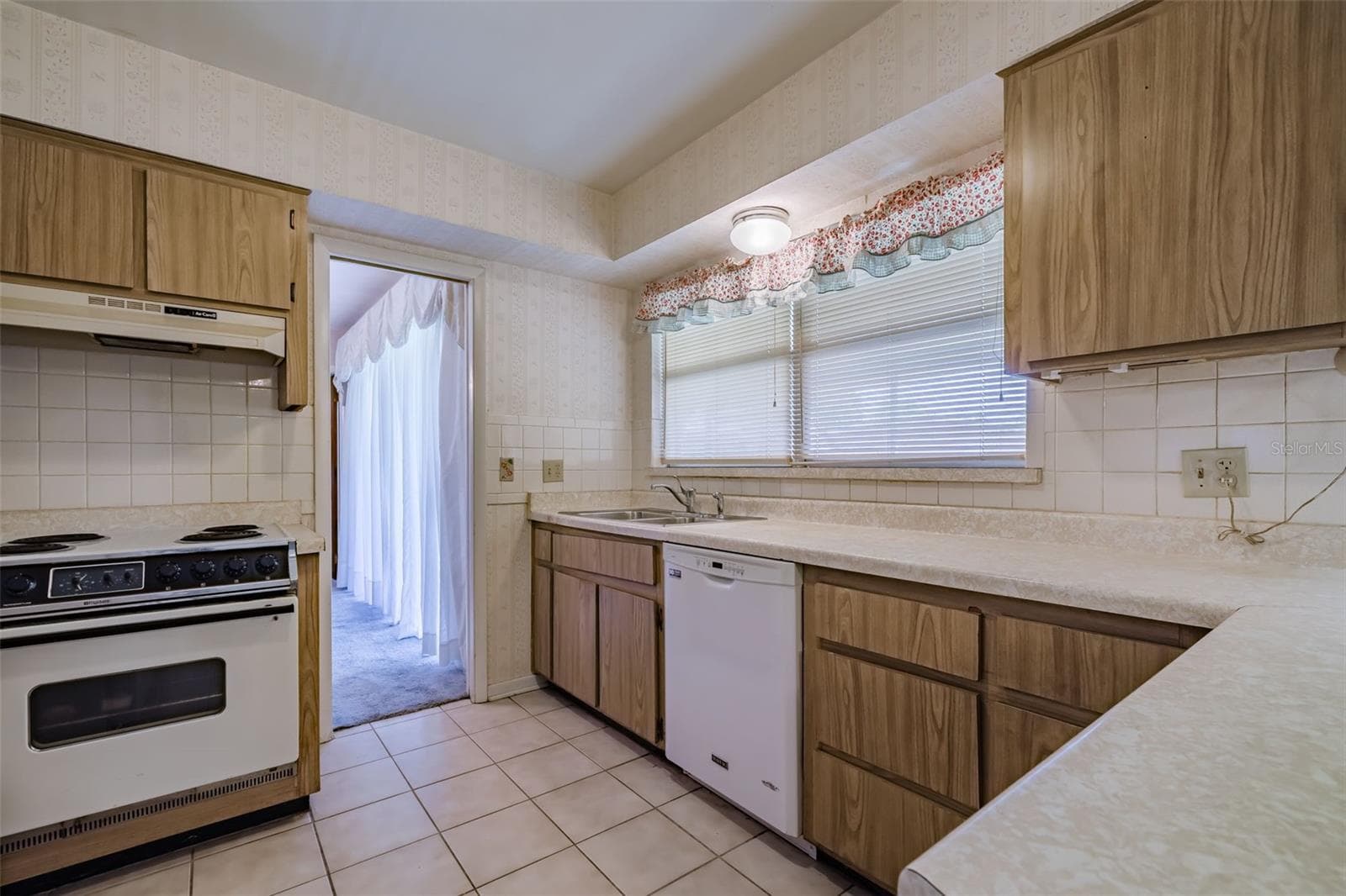 Single Family Residence at 5004 S HESPERIDES ST, TAMPA, photo 15 of 30