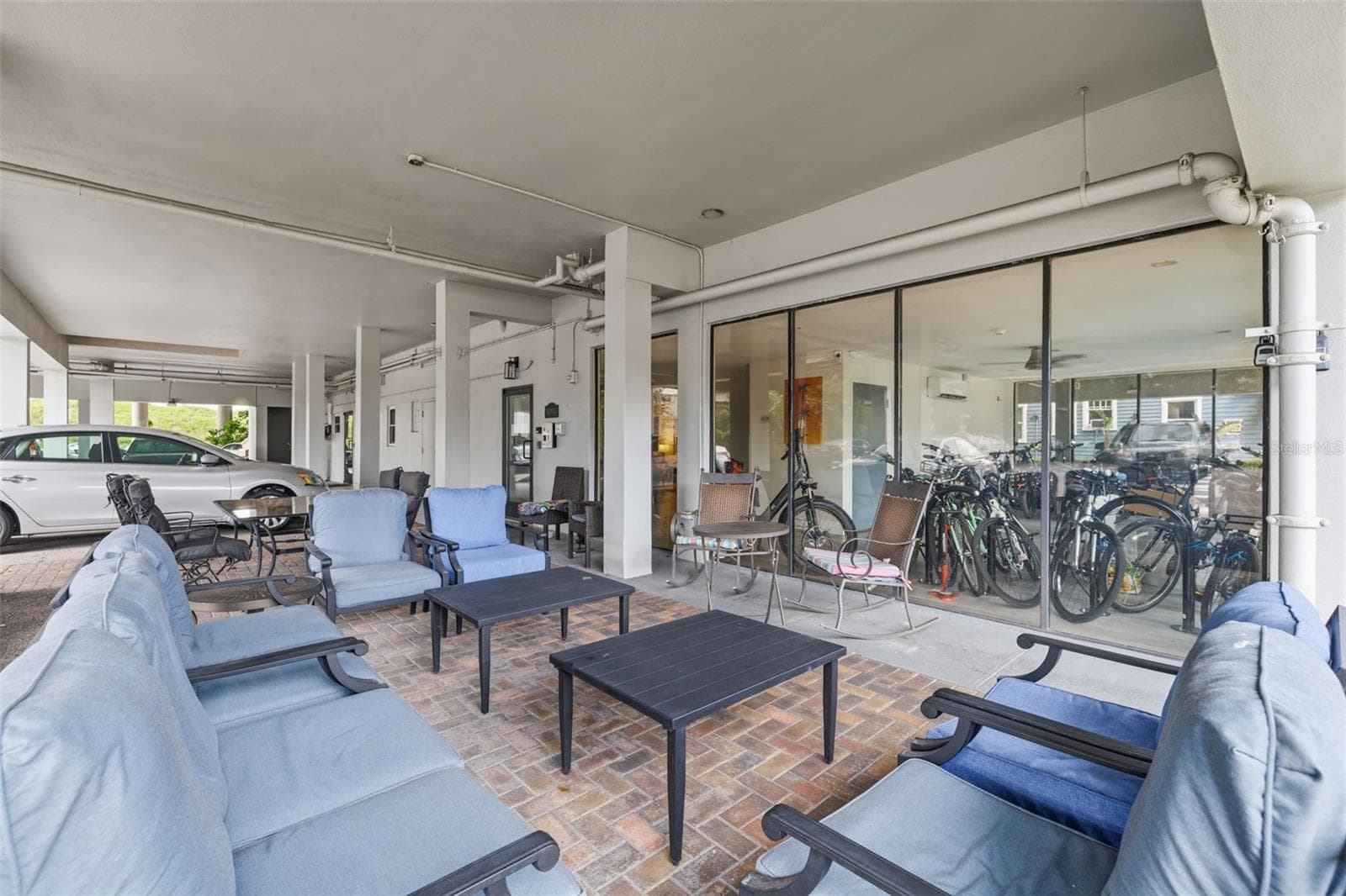 Additional shared community space provides another comfortable area for residents to gather and relax. - 841 4TH AVE N #27, ST PETERSBURG