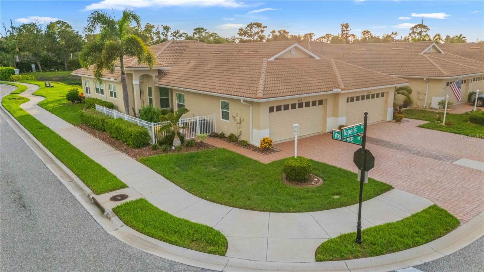 Villa at 1001 TOPELIS DR, ENGLEWOOD, photo 9 of 60
