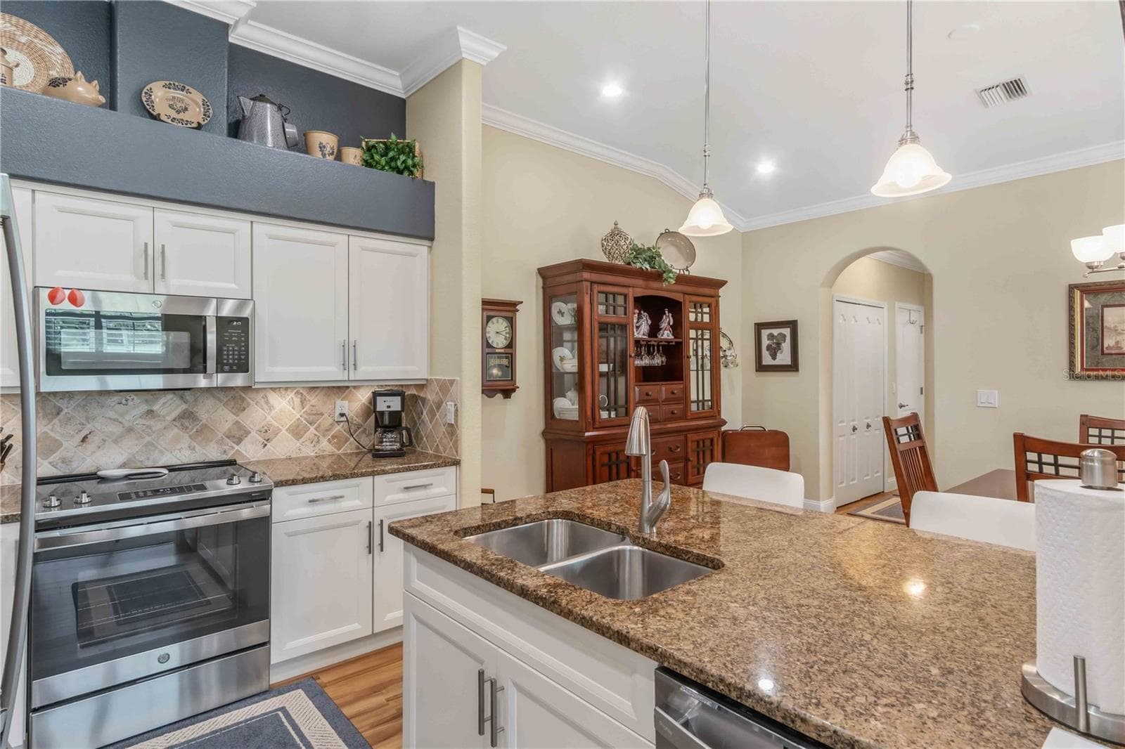Villa at 1001 TOPELIS DR, ENGLEWOOD, photo 21 of 60