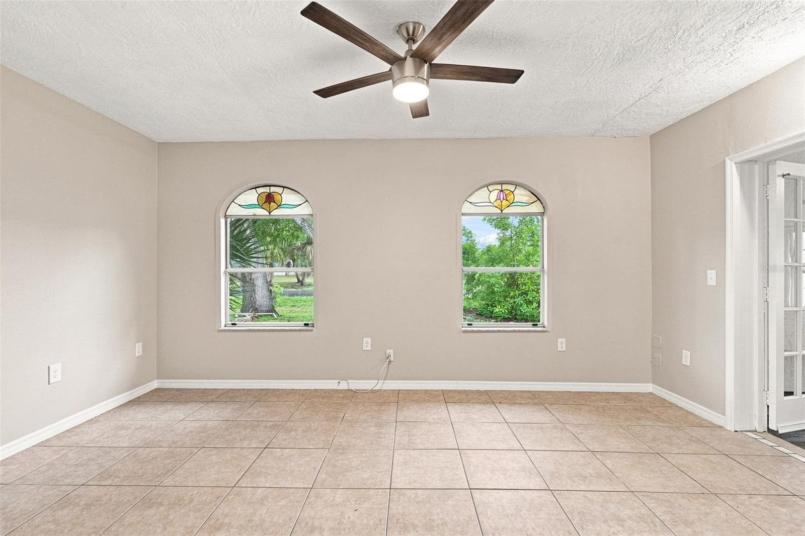 Living Area with Unique Stained Glass - 1005 ALSTON LN, ENGLEWOOD
