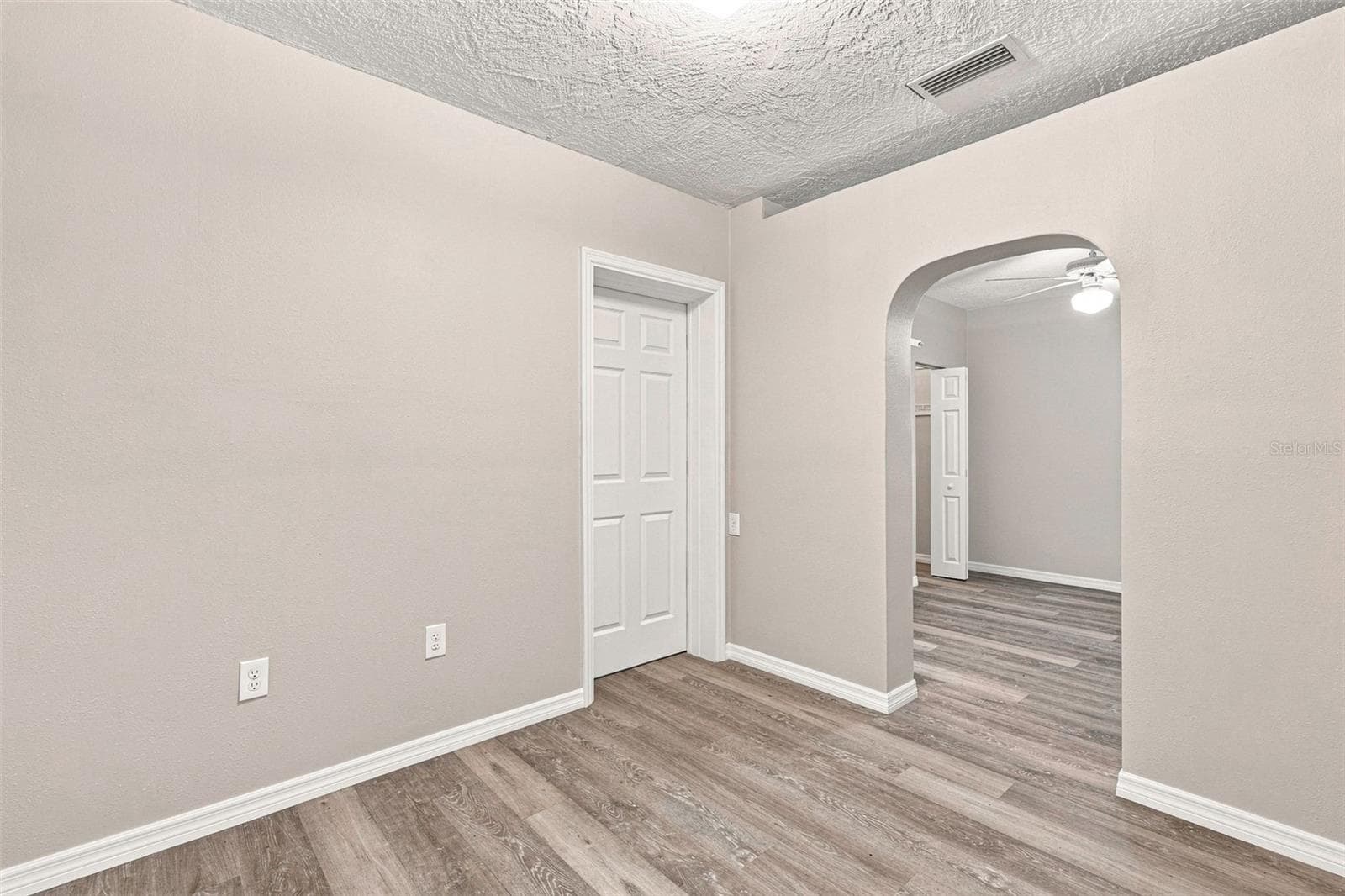 Versatile Flex Room - 1005 ALSTON LN, ENGLEWOOD