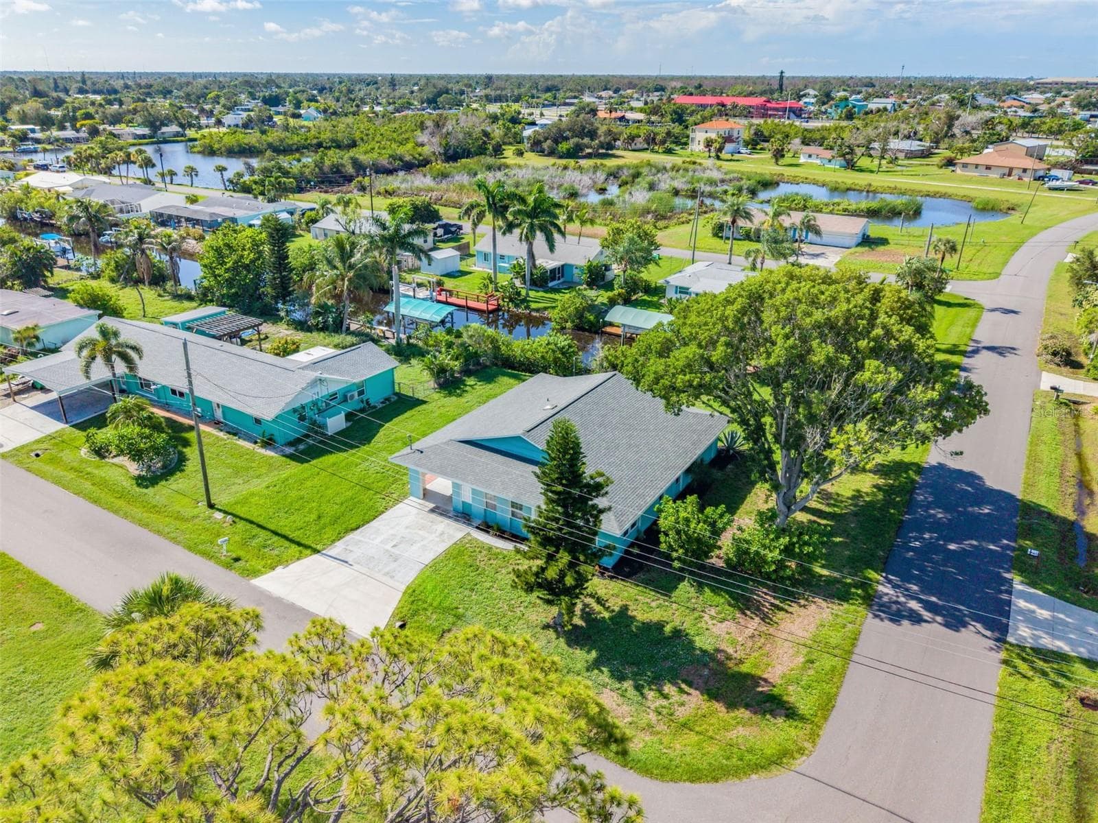 Generous Lot with Invisible Dog Fencing Plus Room for Pool - 1005 ALSTON LN, ENGLEWOOD