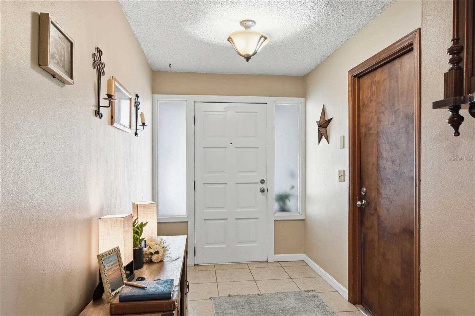 Foyer - 3028 WOOD SONG CT, MULBERRY