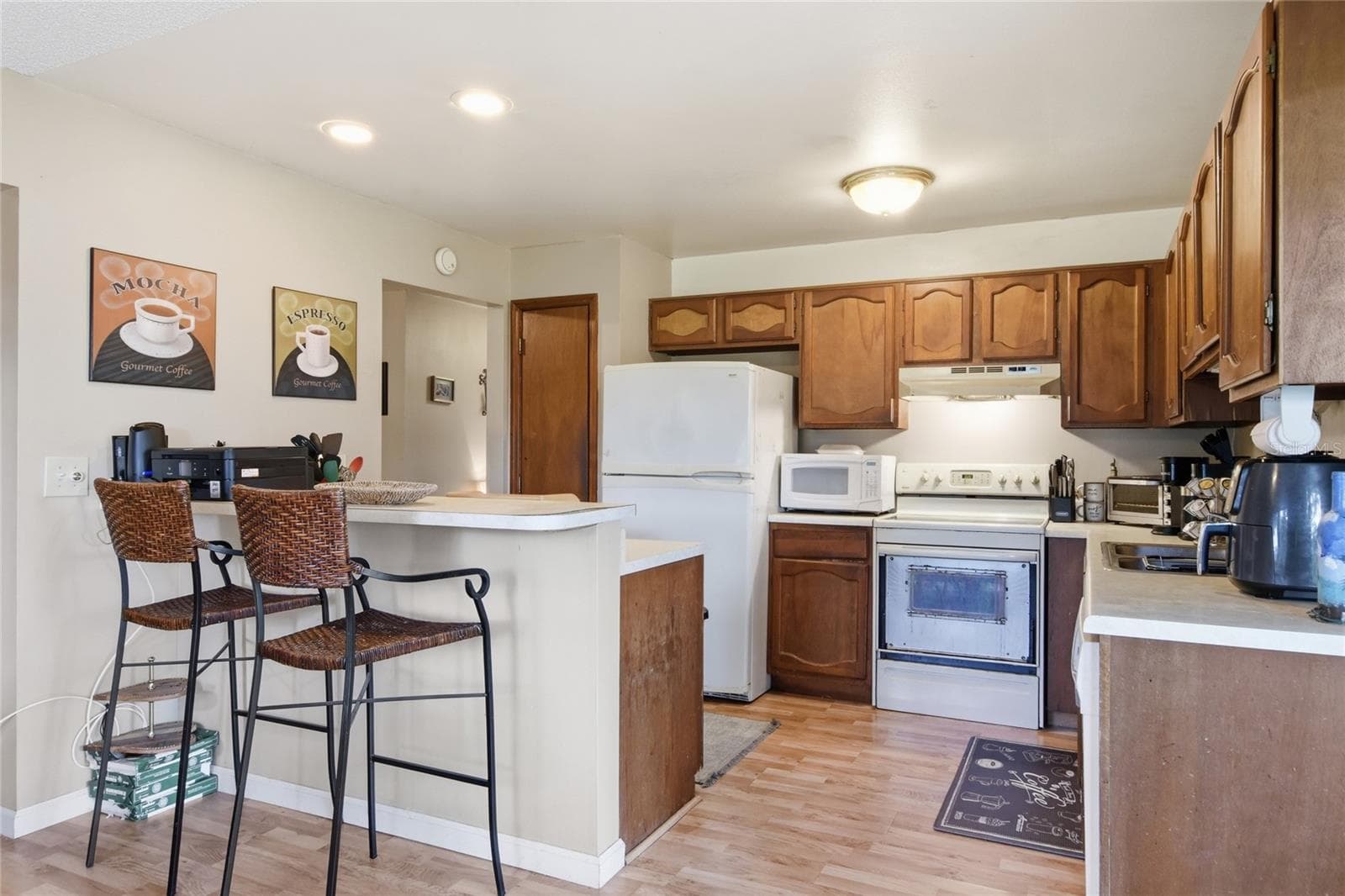 Kitchen and Breakfast Bar - 3028 WOOD SONG CT, MULBERRY