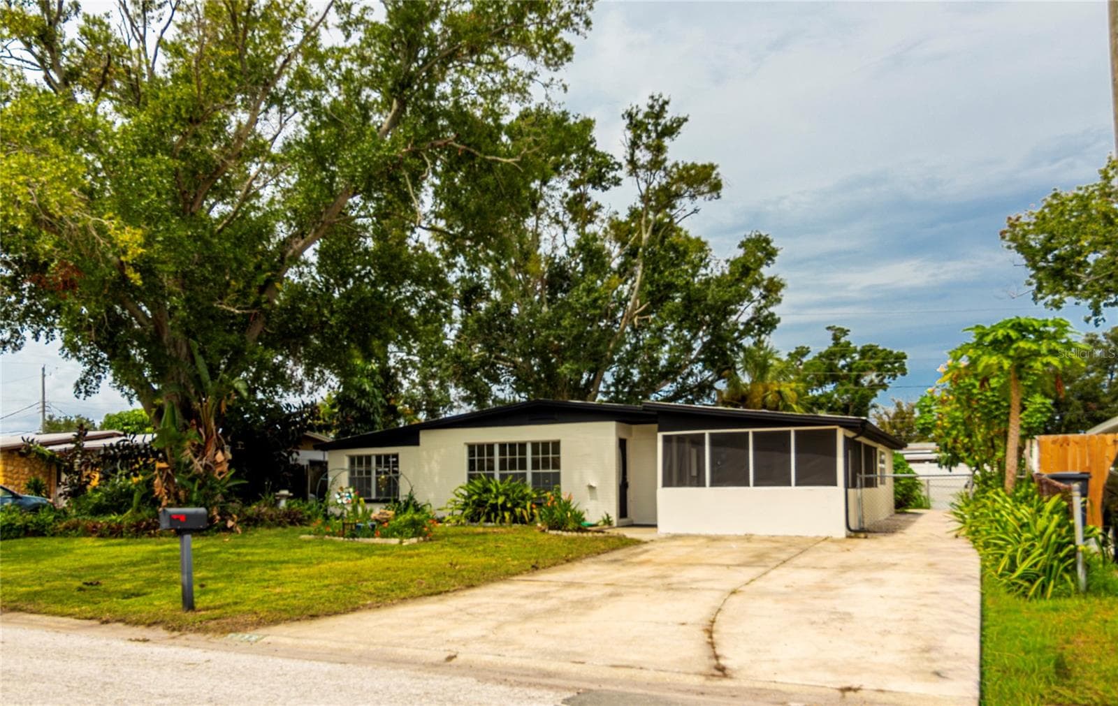 Single Family Residence at 5116 ELDORADO DR, TAMPA, photo 2 of 19