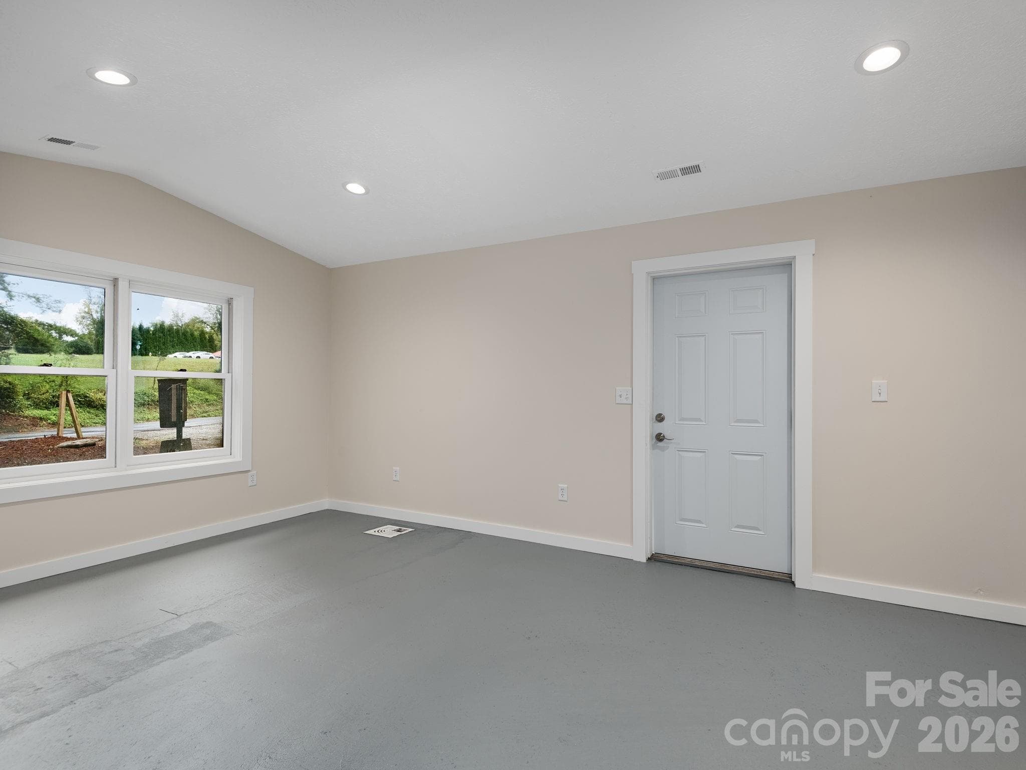 Interior office/flex space - 732 Jonesborough Street, Hendersonville
