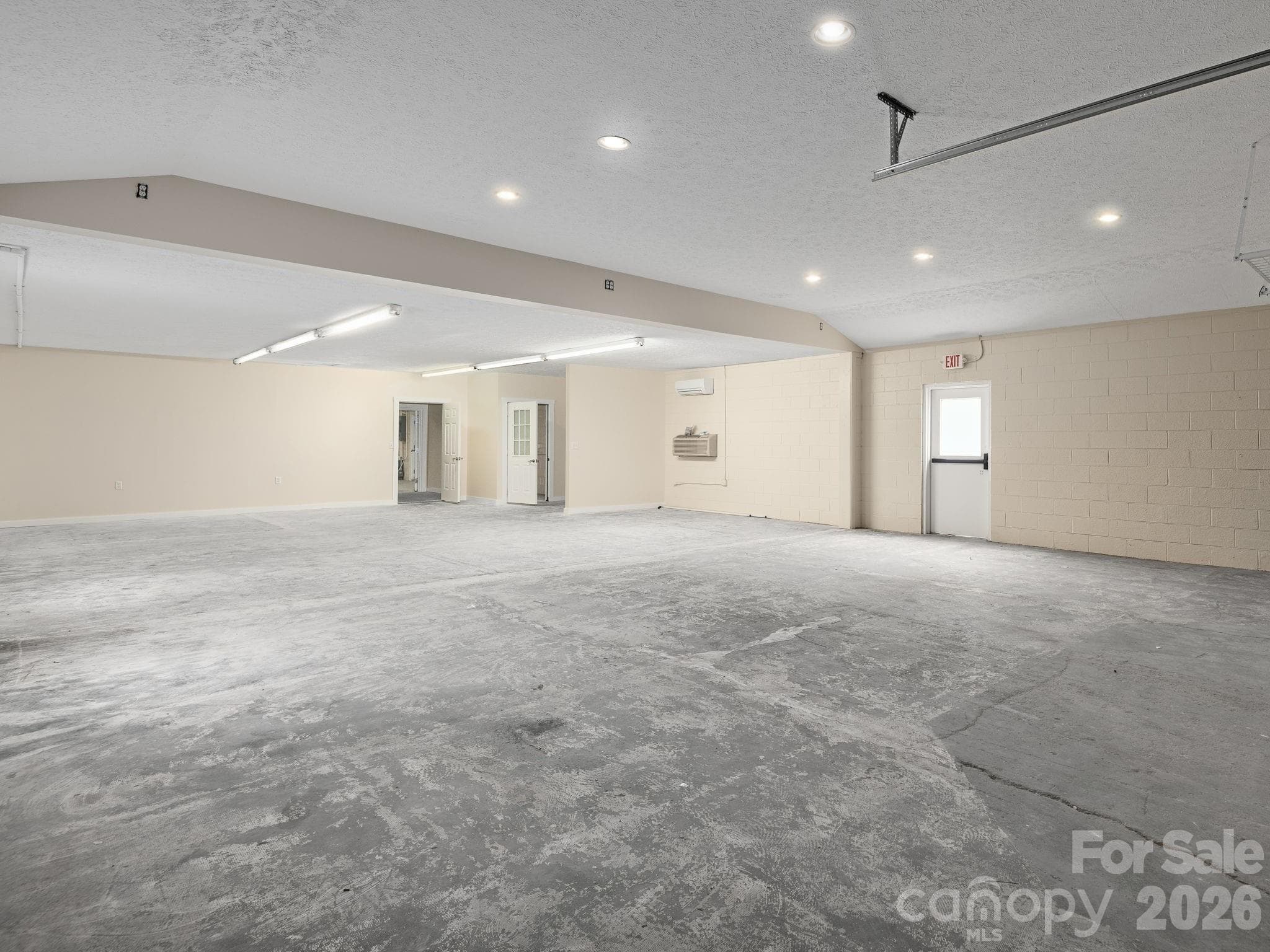 Interior office/flex space - 732 Jonesborough Street, Hendersonville