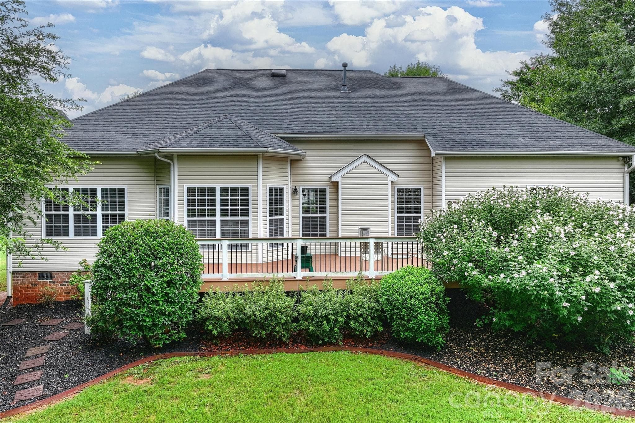 Single Family Residence at 713 Trailhead Lane, Fort Mill, photo 37 of 48