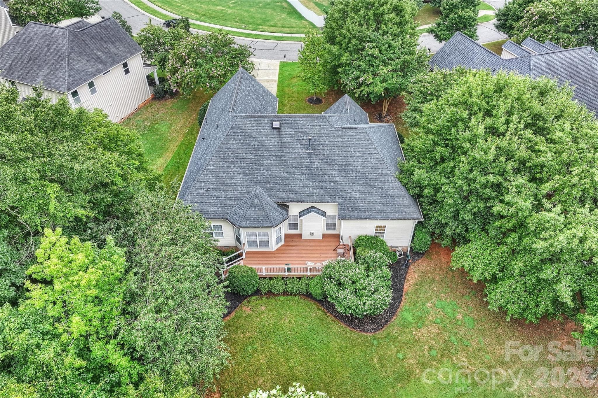 Single Family Residence at 713 Trailhead Lane, Fort Mill, photo 39 of 48